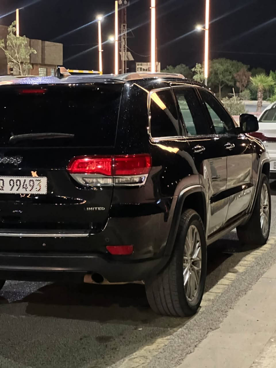 جيب كراند شيروكي
موديل 2019

فول مواصفات لمتد

مري قلاب 

بانوراما 

جنطه كهرباء 

ويل سوميت 

تخم تاير

ماشيه 72الف مايل 

حادثها بنيد

بدون لغود وشواصي 

السياره مواصفاتها معروفه لمتد 

وبيها مواصفات اكثر 

السياره رقم بغداد تحويل ثاني يوم

سعر السياره 190ورقه وبيها مجال

للاستفسار:***********(حجي مالك)
