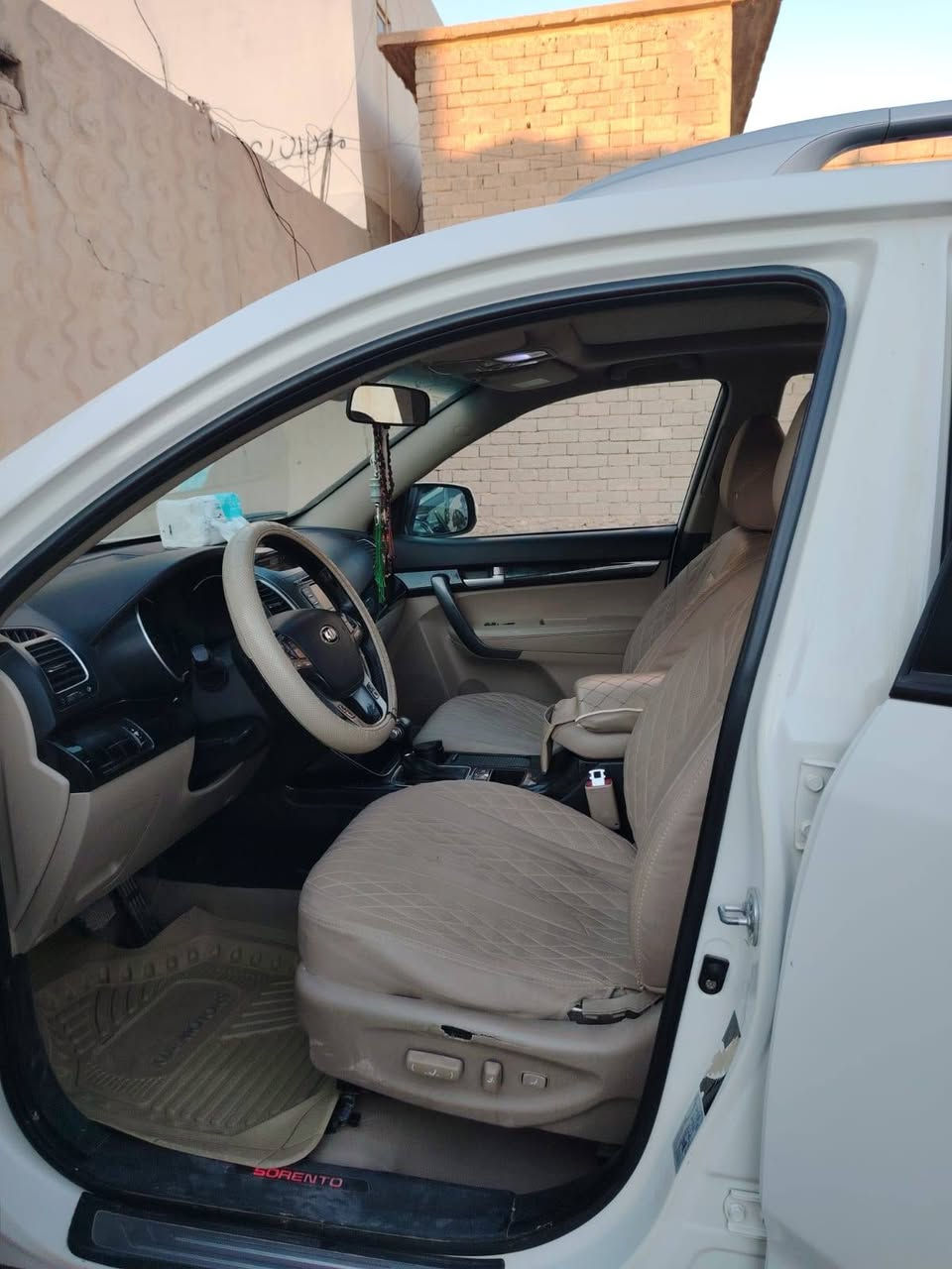 سورنتو 14محرك 6سقف بانوراما رقم نينوى بأسمي سنويه جديده هزه جديده بدون صبغ بدون تبديل سيارة جديدة خير من الله للبيع او مراوس بمرزي 13وفوك ناصي نظيف وترهم بيع سعر 185بيه مجال..***********
