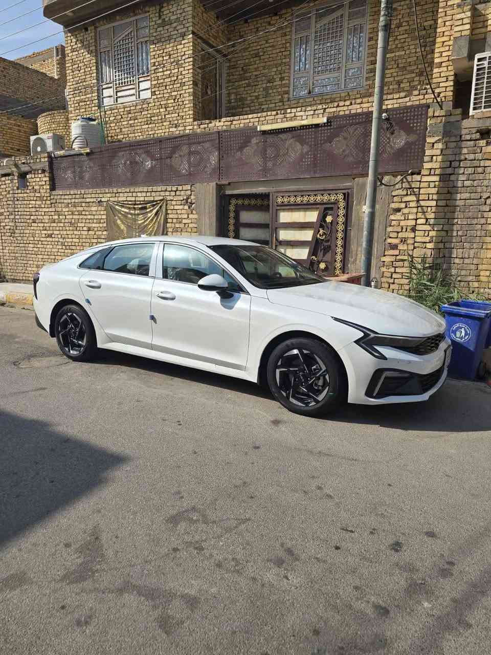 كيا كي فايف K5  خليجي
ضمان شركة الدولية 5 سنوات او 100.000 km 
2026
زيرو عداد 7000 
رقم اربيل  تريد وكالة تريد تحويل 
مواصفات فول 1/1 عدا الفتحة
مكينه 2.5 

بصمه  عدد 2 تشغيل 
تشغيل عن بعد 
حساس امامي 
حساس خلفي 
مري كهرباء 
داخل ابيض  
مقاعد جلد 
تبريد قطعتين 
شاشة كبيره
كامره خلفيه 
مقاعد الاماميه كهرباء 
بعد مواصفات هواي 
بك لايت خلفي LED
اريل نفكيتر السياره مكفوله من اي شي كفاله عامه 
***********

‏‎

‏‭
