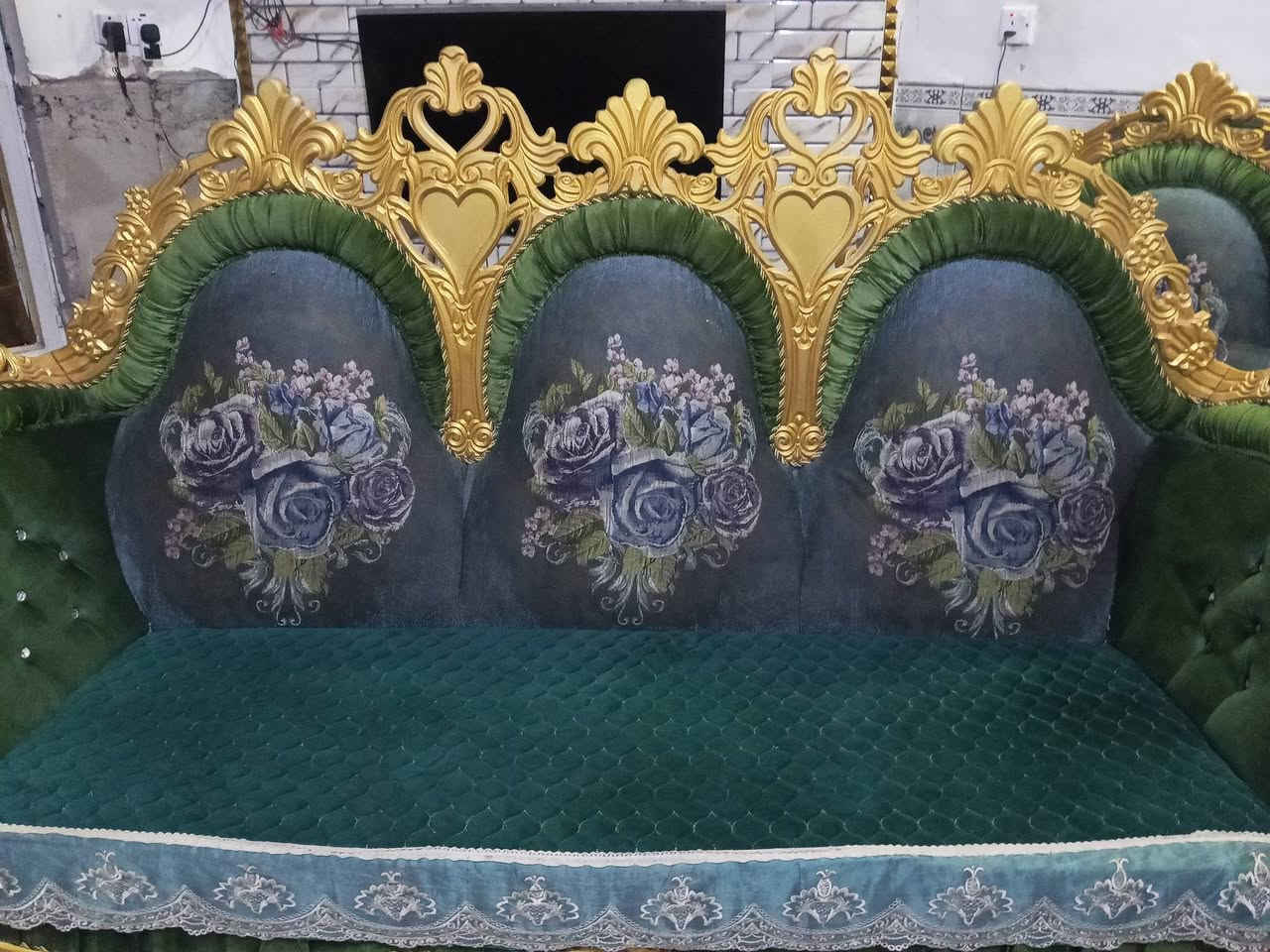 السلام عليكم للبيع تخم ملكي أخو الجديد كلشي مابي شغل عراقي نضافه 90/100 السعر خاص للاستفسار *********** واتساب
