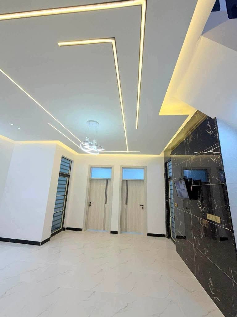 🏡دار للبيع🏡
المساحة: 180 متر مربع
✅ #طابو_زراعي_سند_25_أقرار_محكمه
السعر: 80 مليون  💸💸💸 (مع المجال)
الموقع: النجف شارع الصب عمود 317 #ألخط_ألاول

مواصفات البناء:
غرفتين نوم وصاله ومطبخ واستقبال حمامات داخليه وخارجيه وكراج 
بناء مرتب (أساس + سقف كونكريت + طابوك)
أرضية بورسلين أبو الـ 60

الخدمات:#بعد_عن_سوق_100م
ماء كهرباء مدارس سوق تبليط مولد

للاستفسار *********** وأتساب 📞📞 النجف, العراق
