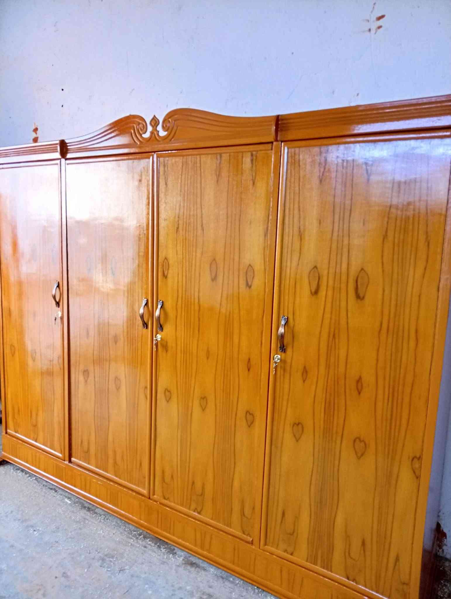 سلام عليكم كنتور اربعه باب  تزكام نضيف جدا السعر 240وبي مجال نجف مقابل قريه الغدير ***********
