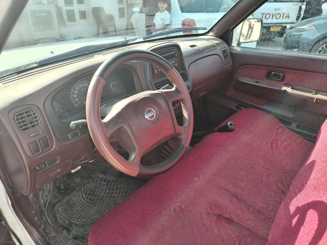 نیسان مودیل 2013 رقم هولێر 
رقم سنوی نوێیە تحویل غرامە شرت
 520هەزار غەرامەی لەسەرە
 دوای محامەلە دەیگەڕێنمەوە
 مەکینەی نەکرایتەوە گێڕ مکینە اکسل شرت 
 دوو پارچەو نیوو بۆیاغە
 سعری 89 وەرەقەیە   شوێن ڕوڤیا 
گۆڕینەوەش دەکەم     ت،***********
