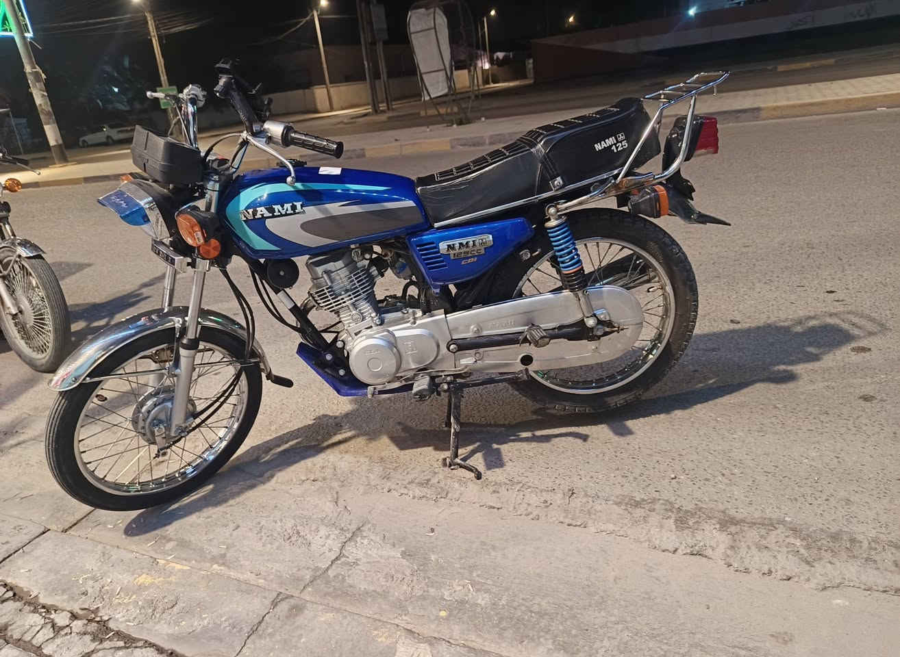 السلام عليكم دراجه نامه شلامجه اصل للبيع اوراق اصولي 
دراجه نامه اصلي شلامجه اوارق اصولي وكيل مديل 23 

دراجه بلاديه ممفتوح شي منها جديده المحرك بلادي برغي ما مفتوح  رايدها مليون 300 مكاني بصره قضاء المدينه رقمي :***********
