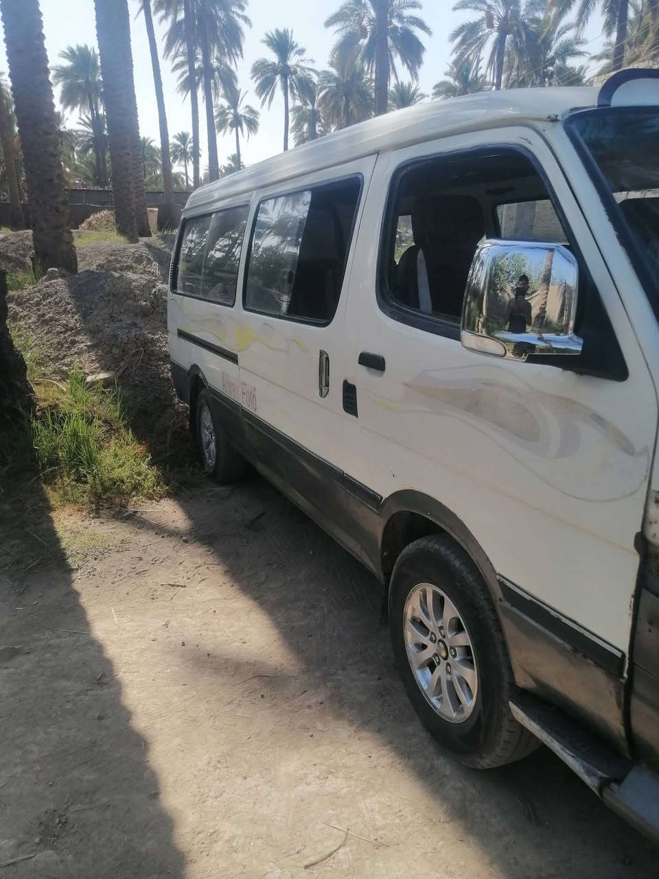 السلام علیکم سيارة للبيع ٢٠١٥ حرة مكينه بالجيس صارلي سبوع من شادها كرهبائيات كاملة باتري جديد اكسن مكفول حداديه جديد صدر امامي خلفي جديد تخم تاير جديد ***********
