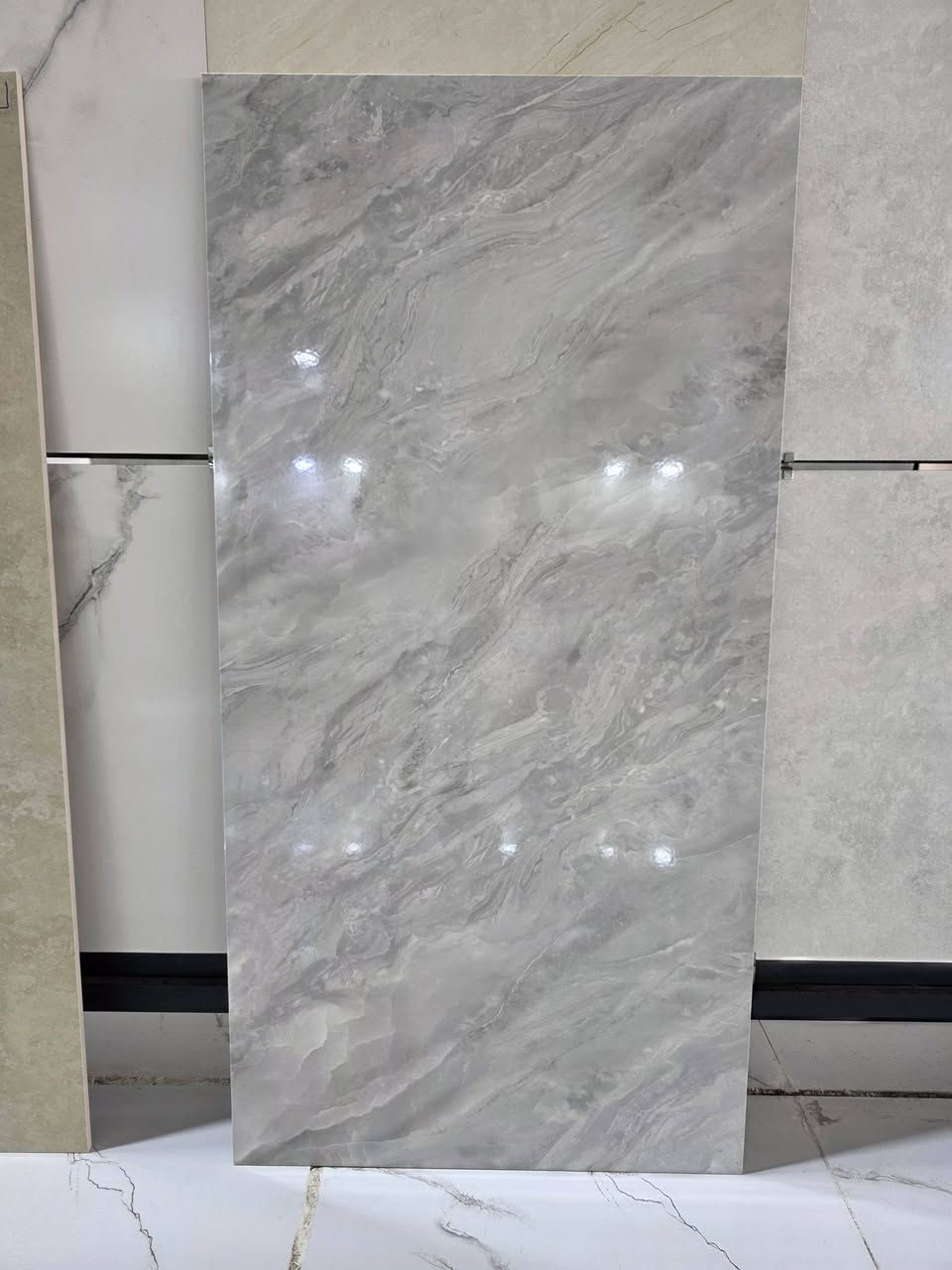 ✨ على بركة الله، وصول ألوان جديدة ✨

🔹 المقاس: 120 × 60
🔹 متوفر الآن لدى معرض بغداد للسيراميك
🔹 تصاميم فاخرة ومميزة تناسب مختلف الديكورات

📞 للاستفسار: ***********

معرض بغداد للسيراميك — خيارك المميز 🏡✨
