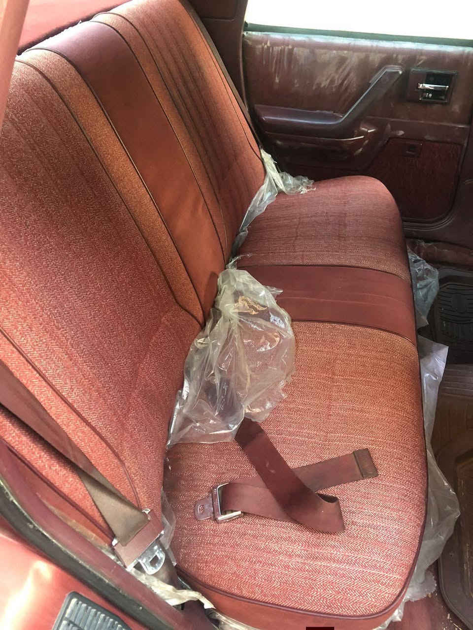 السلام عليكم اولدز للبيع موديل 90 رقم بغداد انكليزي باسمي كير ومكينه وتبريد كفاله بلكات جدد باتري جديد منضومه زنون اصلي عالي وناصي سياره بلاديه بيها جراد السعر ب 45 وبيها مجال ***********
