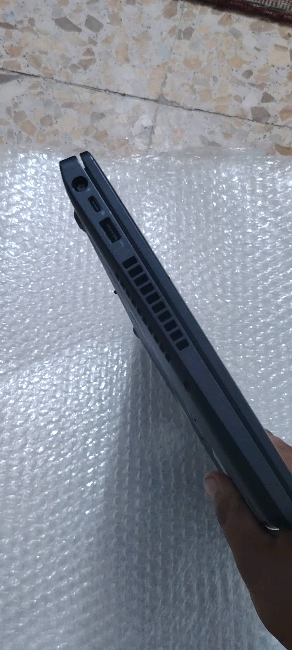 المعالج
Intel Core i5-8365U
الجيل
الجيل الثامن
الأنوية
4 أنوية / 8 خيوط معالجة
سرعة المعالج
1.60GHz وتصل إلى 4.10GHz
الرام
8GB DDR4
كرت الشاشة
Intel UHD Graphics 620 مدمج
نظام التشغيل
Windows 11 Pro 64-bit
BIOS
UEFI
الشاشة لمس

14 بوصة   بدقة FHD 
USB
3 منافذ USB-A + USB-C
HDMI
موجود
الشبكة
LAN RJ-45
Wi-Fi / Bluetooth
موجودان
قارئ ذاكرة
MicroSD
الكاميرا
HD 720p
