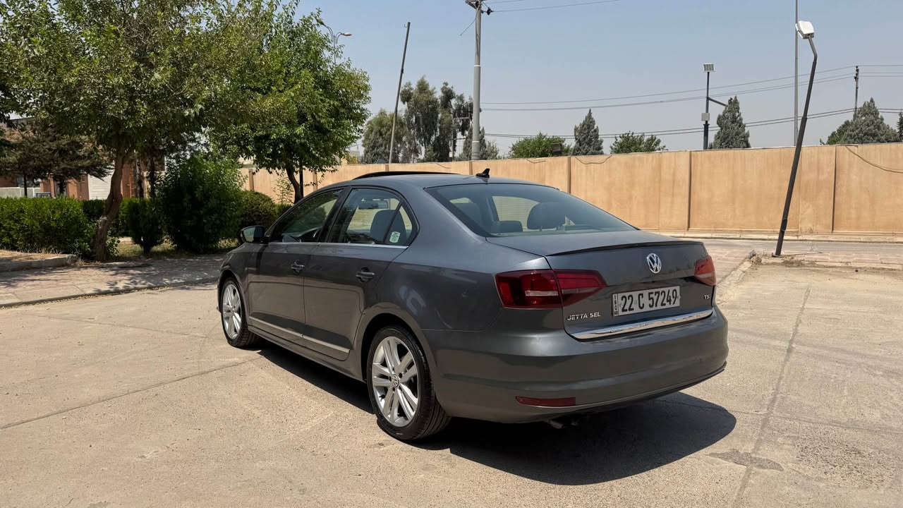 جيتا ٢٠١٧ SEL فول مواسفات بةسمة كوشين جلدو كارةبا سلايت رادار شاشةگةورة بئ بؤياغ دوساردى هةية بى ژؤرئ بئ أرباگ ١٨ توربؤ ٨٥ رؤشتية رةقةمةو سةنةوى تازةية مةكينةى نةكرايتةوة بةشةرت گئر بةشةرت 
١٢٣كةمةك مةجال
*********** أربيل, العراق
