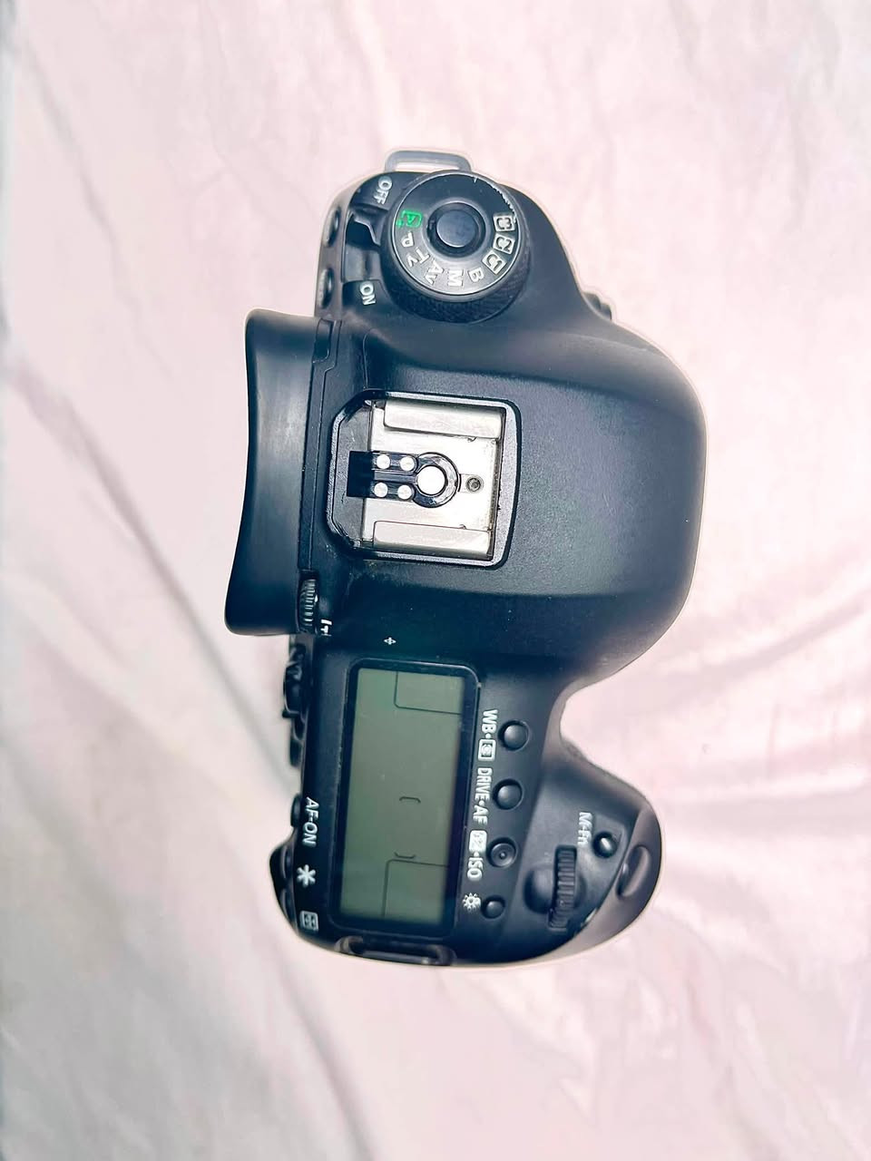 Canon 5D IV 875 $
Lens 24. 105.     Mark 2.       410$

Lens  50 m 1.4    110$

***********
