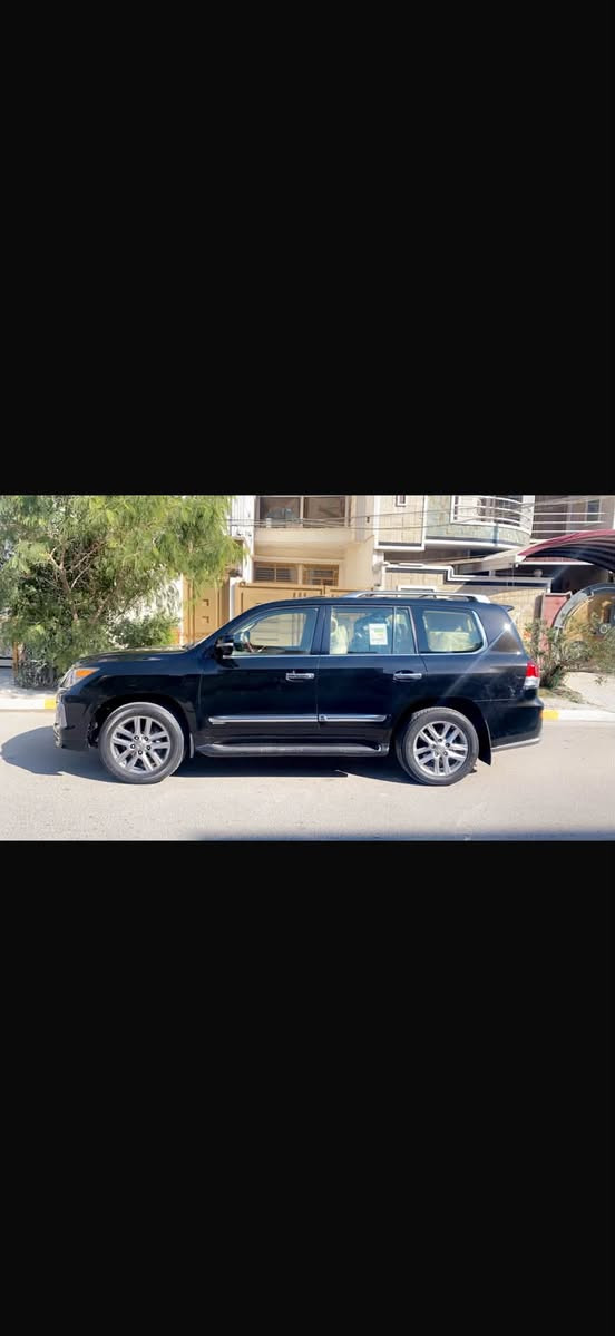 @لكزس. LX 570 Sport.   2015 للبيع

المواصفات الأساسية:

الموديل: 2015

الفئة: LX 570 Sport 

السعر 330 

داخلية لون بيجي

صفّان من المقاعد

نظام صوت Mark Levinson

الحالة:

المحرك والكير بحالة ممتازة ولم يتم فتحهما

السيارة بحالة الوكالة

سيرفس كامل ولا تحتاج أي مصروف

4 إطارات جديدة

لا توجد أي التزامات أو ديون على السيارة

السنوية جديده بسمي هزه جديده 

تحويل مباشر ووكالة جاهزة

المواصفات:

تشغيل ودخول ذكي (بصمة)

نظام مانع الانزلاق

شاشة معلومات

مقاعد جلد

ذاكرة للمقاعد

ثلاجة

5 كاميرات

مصابيح زينون

فتحة سقف

مرايا كهربائية

مكيف هواء أوتوماتيكي مزدوج

أوضاع قيادة Eco وSport

العديد من المواصفات الأخرى
رقم الهاتف: ***********
