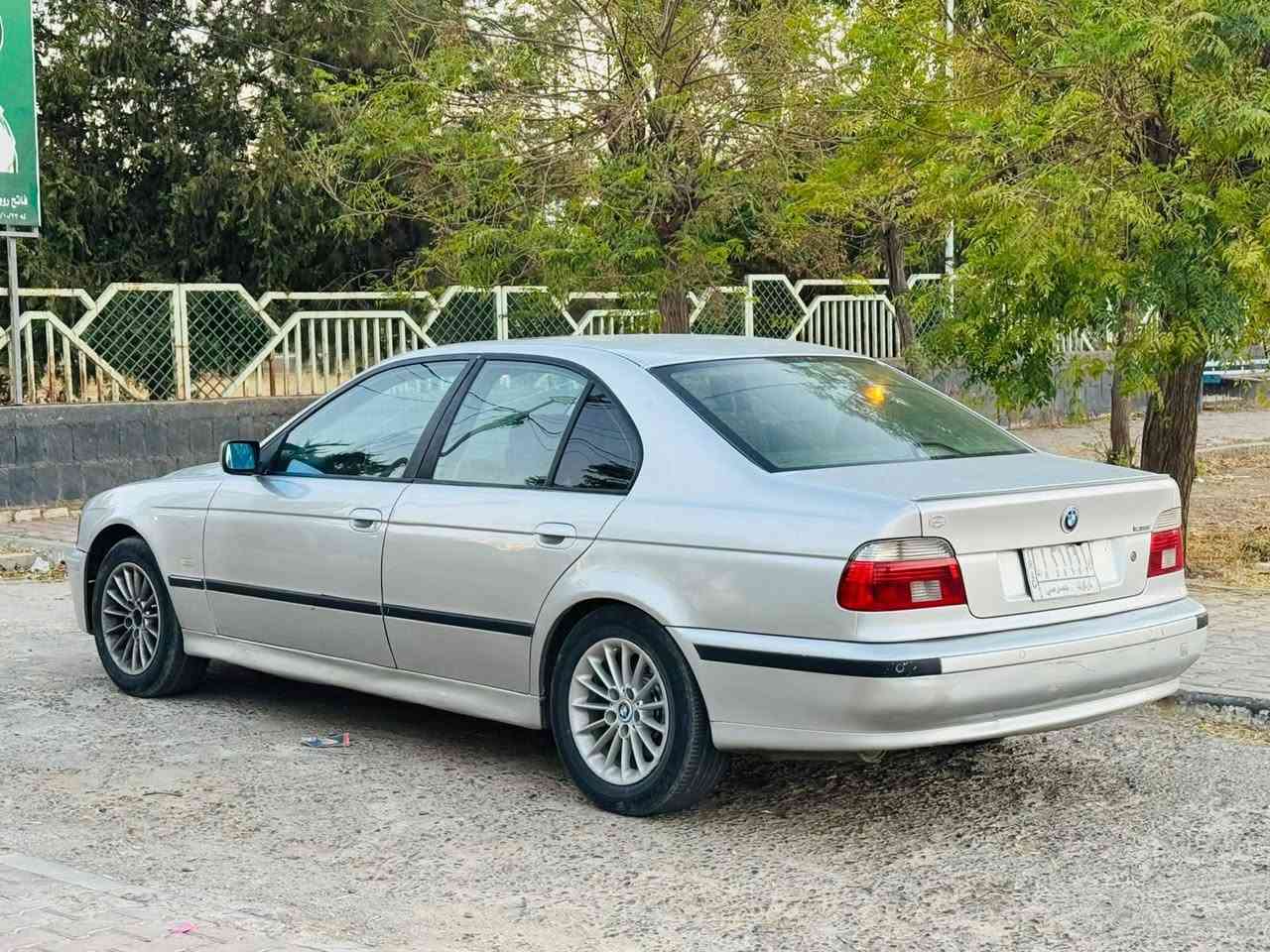 BMW  M 

بؤ فروشتن   موديل 2002 //530iA دبڵ ديجيتاڵ
گير و مةكينةي بةشةرت//گير توماتيك// سبورت // عادي
مواسةفات ///
سوكان فوليوم و // سوكان. ئيم //تحديد  سورعة/ 
ئاوێنە کارەبایی  //هیتەر//ئاوێنەی ناوەڕاست ئۆتۆی
ناو  رةش. ناو جلد
كوشن جلدو  //كوشن  //كوشن هيتر
كيرو مةكةينةو تةبريد و ساردو گەرم 
تحويل ناکرێت .
 سةنةوي2002 موديلي 
 سەیارەکە تازه یە 
سةيارةكة باكو خاوينة مالي دوستة تازە سێرڤزم بۆ کردوە
تكاية مشتةري نيت تةلةفون مةكة  
ژ. م ***********
*********** شمشمل, السليمانية
