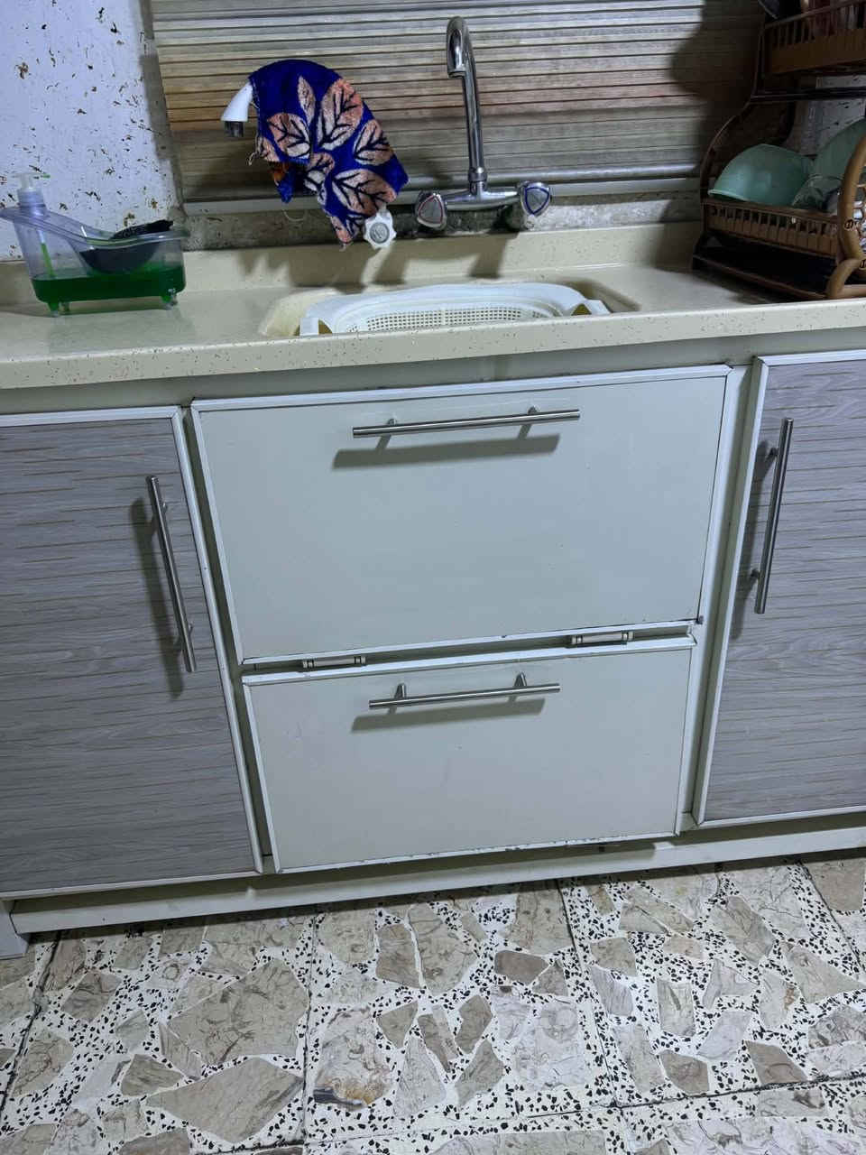 غراض للبيع ..للإستفسار الاتصال ***********
