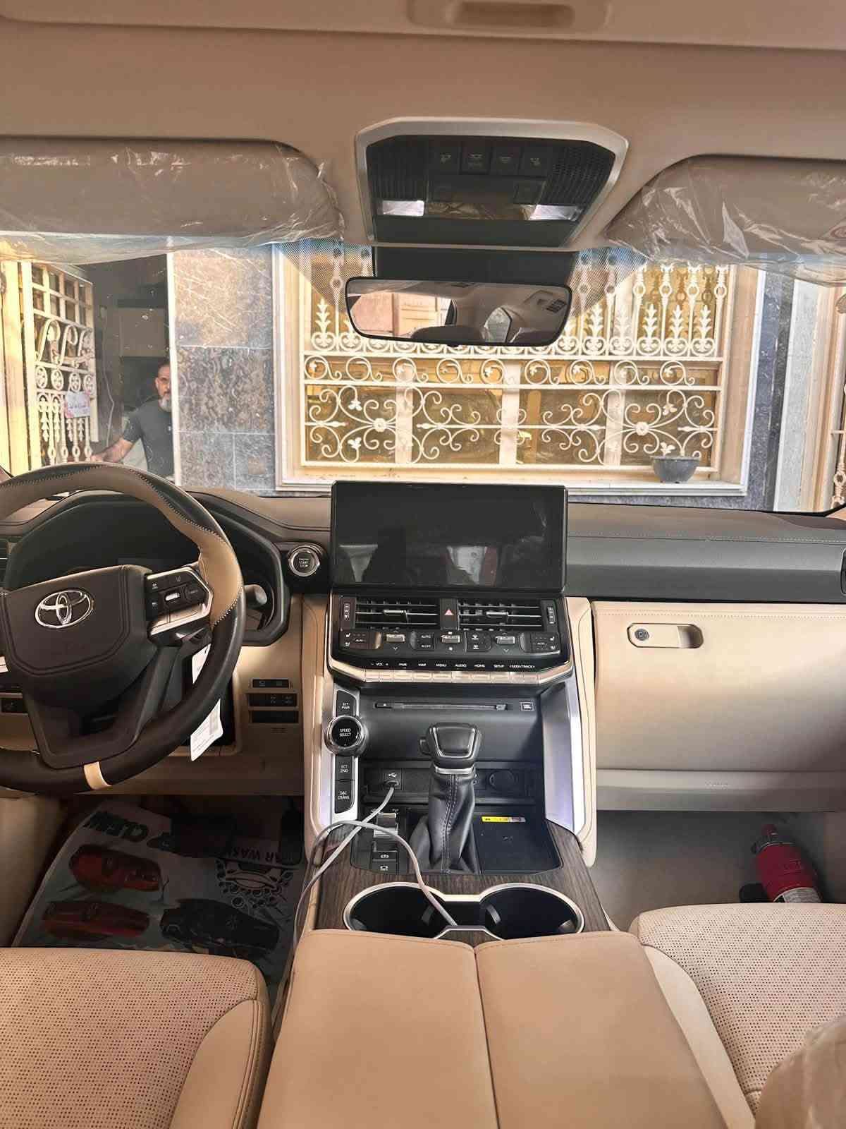 لاندكروزر VX • ٢٠٢٤ • زيرو ٤٠٠٠