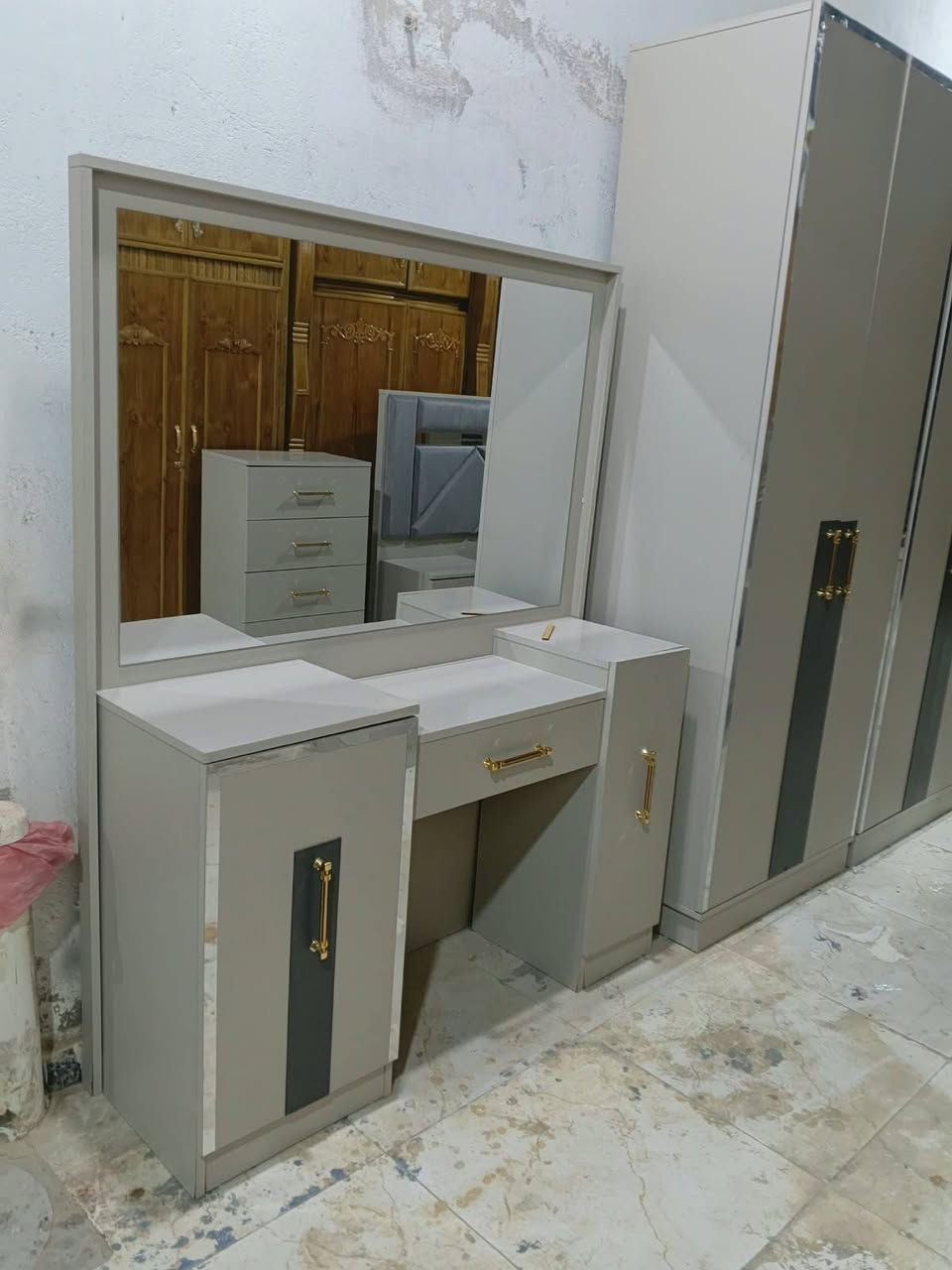 ياالله غرفه تركيه مستخدمه عشر قطع نضافه فول اخت الجديد العنوان نهاوند الاربع سايدات للتواصل *********** واتساب

