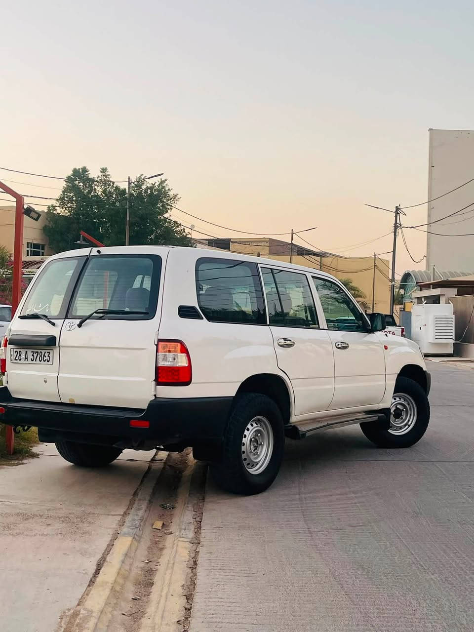 السلام عليكم لاندكروز مونيكا 2002 اصل
رقم نجف باسمي تحويل نفس اليوم سنويه وهزه جدد 

كير عادي مكينه 6 بانزين ادامه كامله من كلشي 

العنوان النجف الأشرف : *********** 

السعر 89 بيها مجال بسيط للشراي
