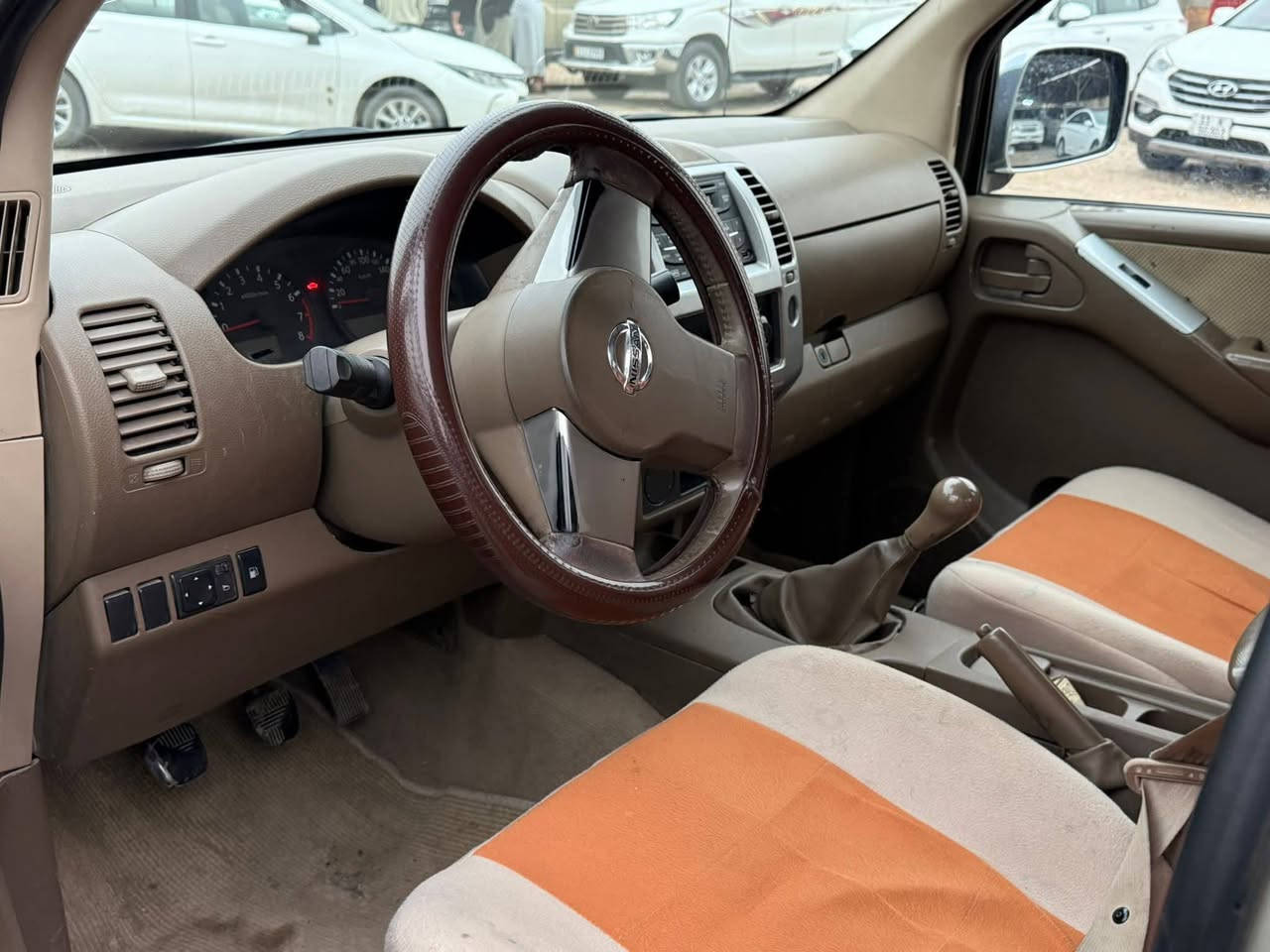 نيسان نيفارا • ٢٠٠٨ • ٢٥٠٠