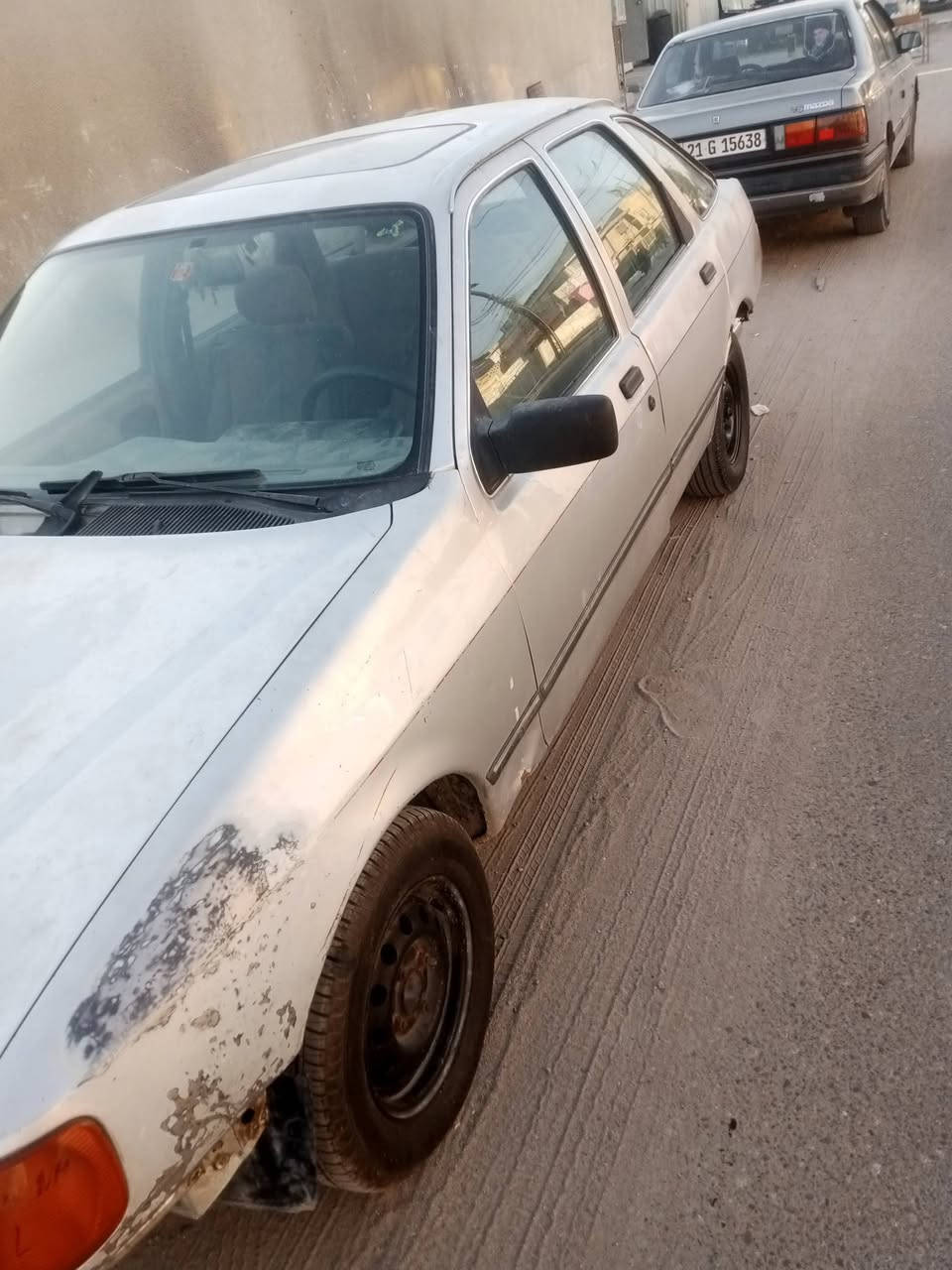 @السلام عليكم من رخصة الإدمن سيارة فورد سيرة للبيع او مرواس موديل 91 كير ومحرك كهربائيات كلها شغالة خير من الله نقص جامة خلفية تخم تاير جديد رقم الواتساب *********** العنوان بغداد البياع
