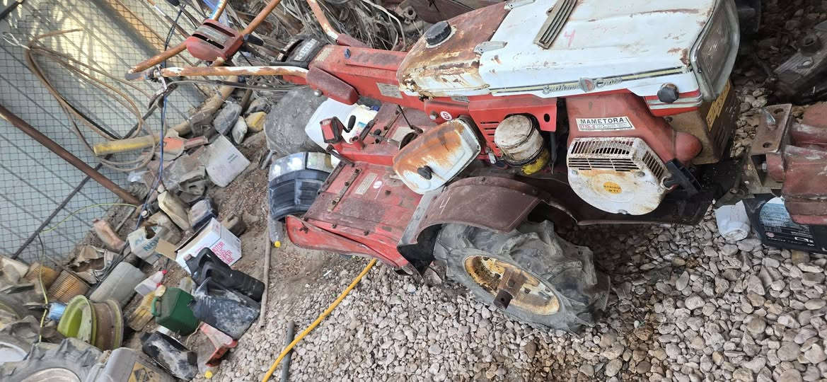 مكائن يدويه داخله حاويه ياباني محرك بنزين سلف وعادي موجوده في بابل الهاشميه هاتف*********** و*********** يكون الرد فقط على الاتصال او المراسله على الخاص

نص مكتوب في الصور:
- منشور معرض الحاج عامر ا...