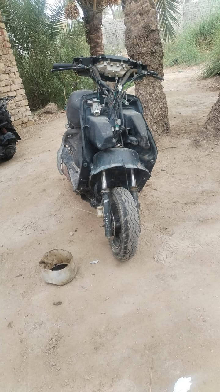 فراشي فحل البيع شرط نص هندر تشتغل مبدل بيه بستم فقط
((ابيعك جوم حديد بس شغاله كلشي مابيه 175وبيه مجال)) 
***********
