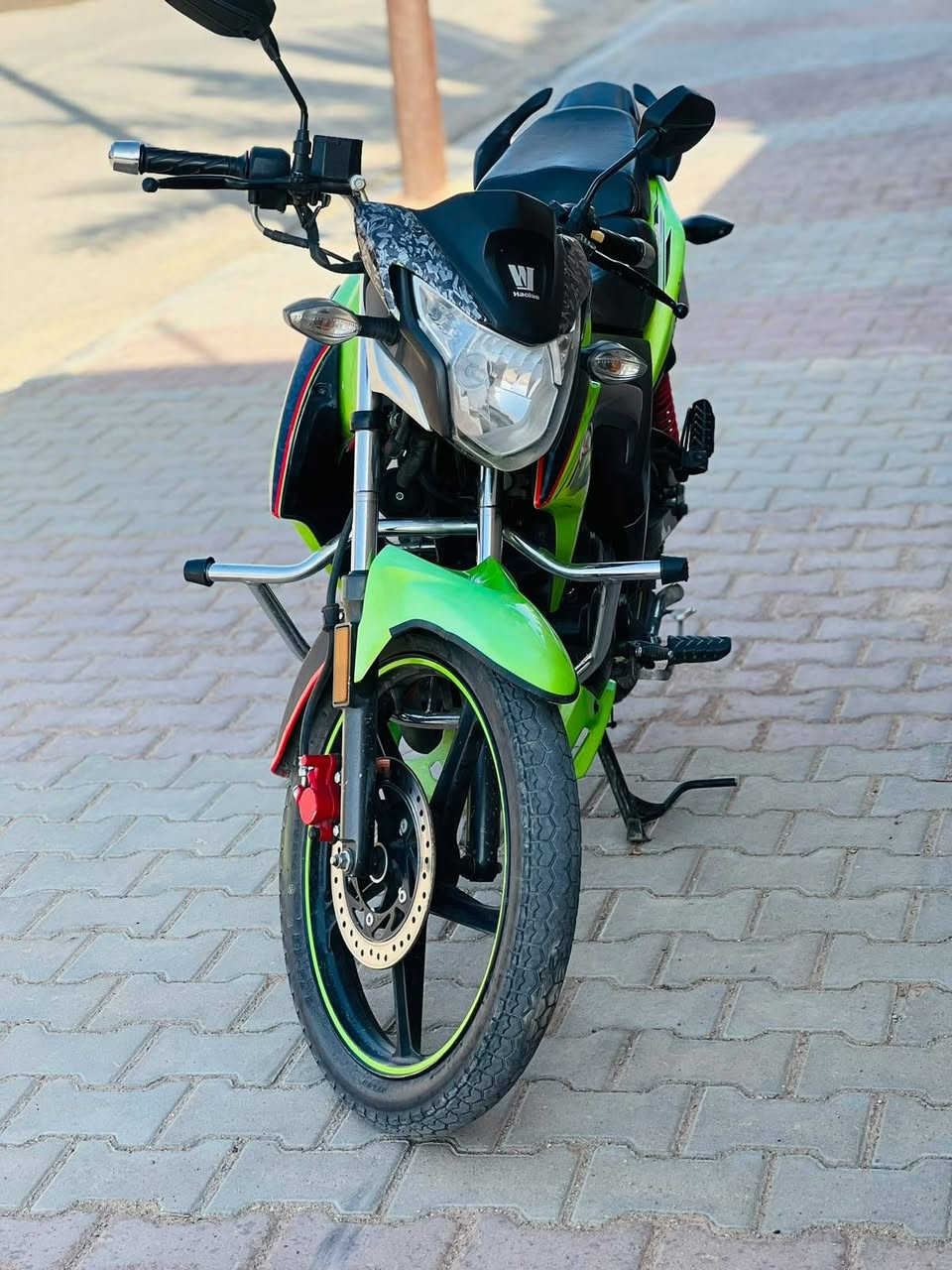 ماطور هاوجي للبيع موديل 2023 سعره 16 ورقه وبي مجال بسيط
صوره ثانيه ماطور هاوجي للبيع موديل 2022 سعره 14 ورقه وبي مجال قليل ثنينهن مرقمات وسنويه
رقم ***********
