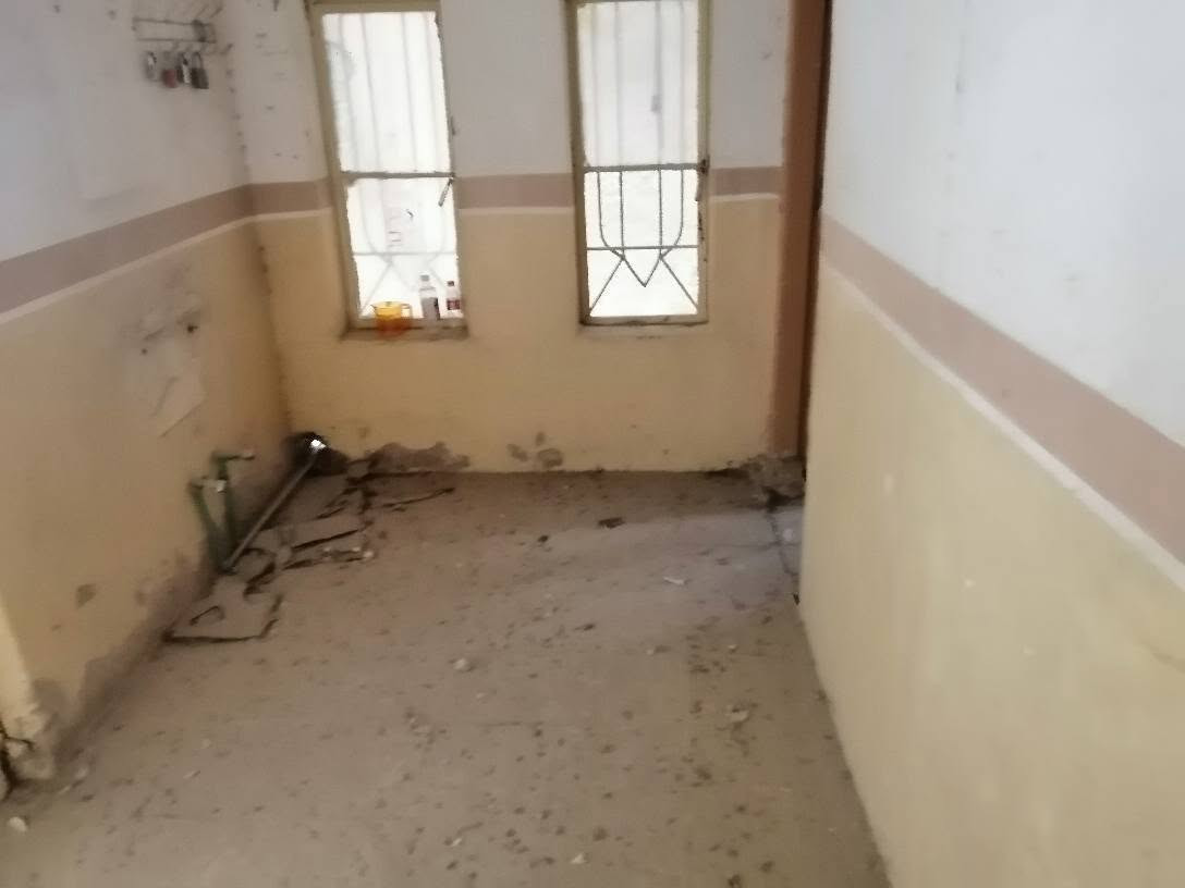 عندي بيت حي المكرمه مساحه ٢١٦ م بيت قديم مساحه ٢٦٦ بايع الحديقة ٥٠م وباقي ٢١٦ لبيع تصال على الرقم *********** منطقة ثمن تالاف بيع ومراوس النجف, العراق
