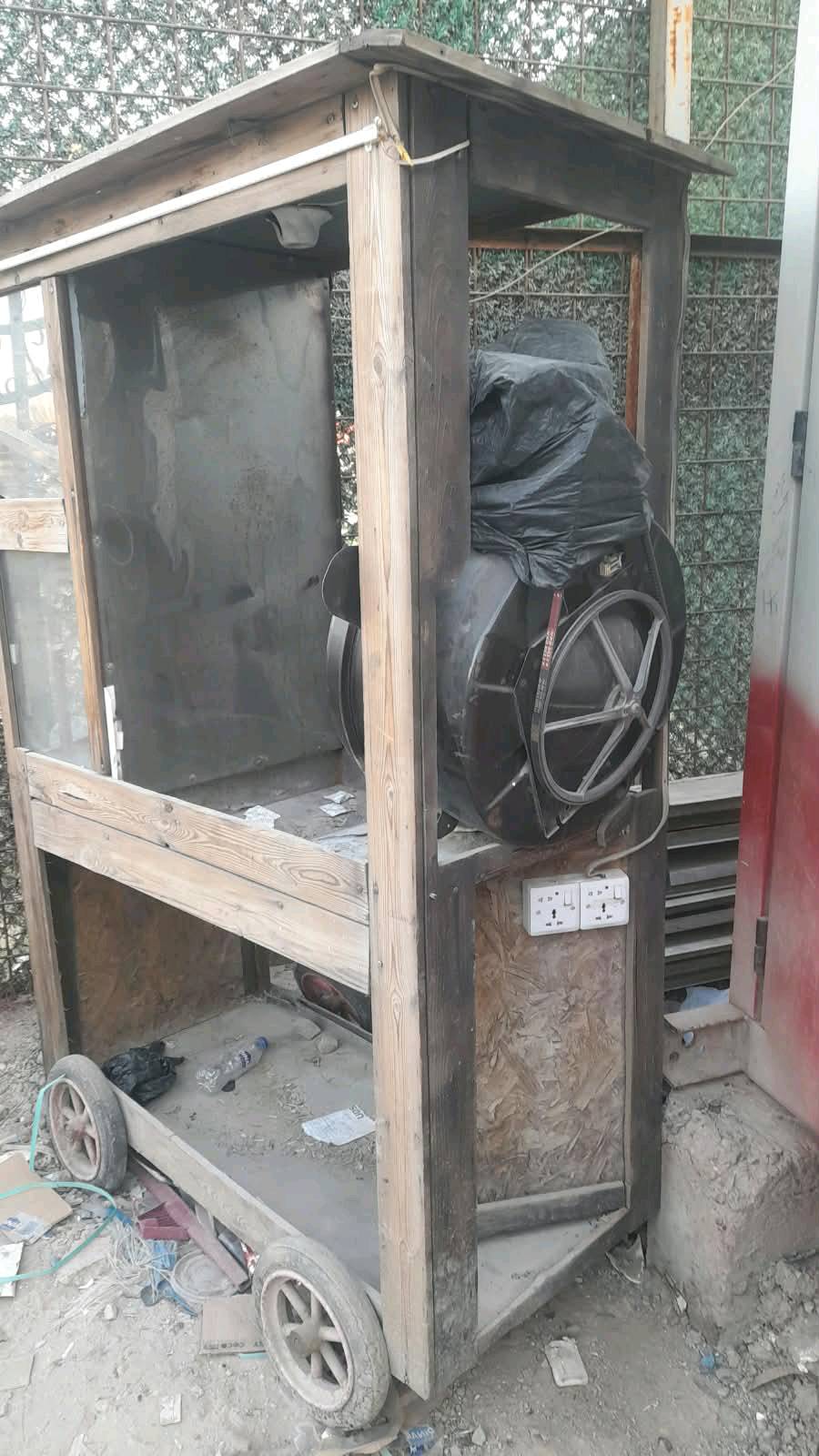عرابنه حب للبيع 
مكاني بغداد حبيبيه شارع شقق سعر ٣٠٠ ألف نضيف مابيهه أي شي هيه ملحقاتهه يريدهه يتفضل خاص ***********