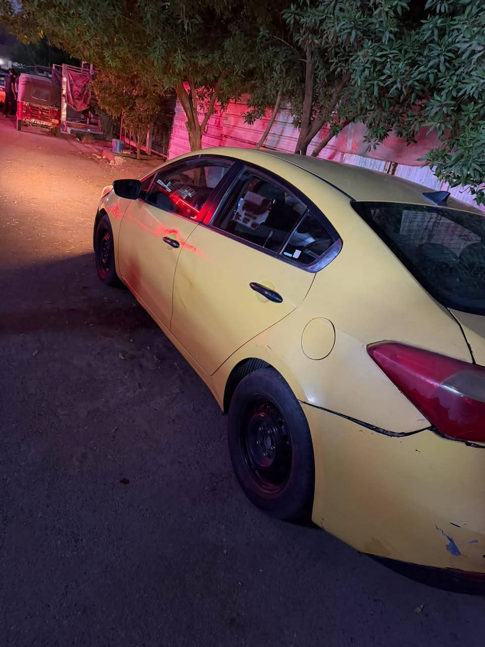 السلام عليكم فورتي للبيع وارد امريكي موديل  2014 رقم بغداد بسمي هيئه مصفره تبريد ثلج ❄ مبدل قبق جنطه مواصفات السياره نص فول  جي دي اي  السياره بيها طخات بسيطه العنوان الكفائات العبيدي قرب مدرسه بغداد  السعر  92 وبيها مجال  ***********

