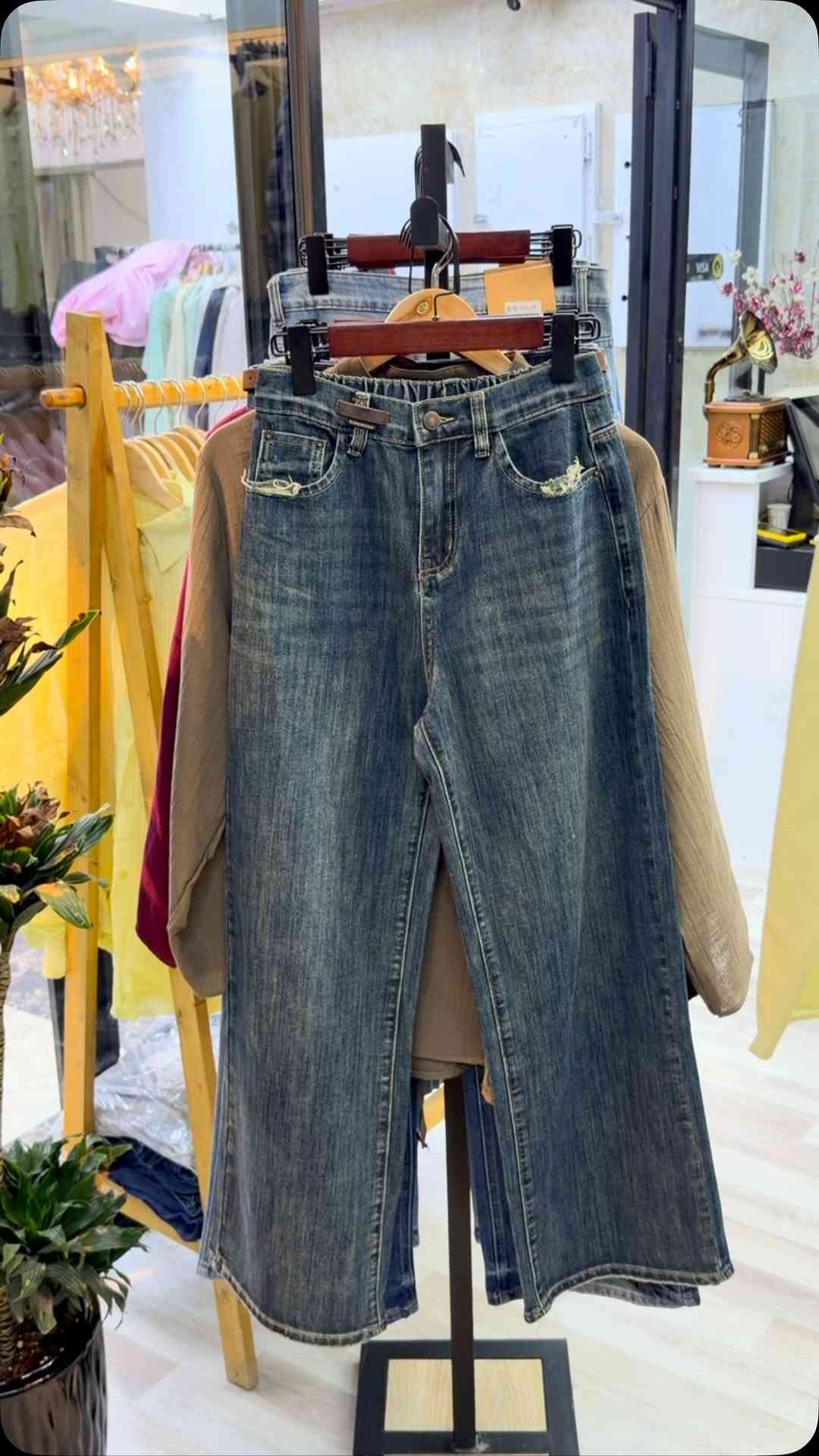 New Collection

براند ستور دائماً معودكم ع كلشي مميز وغريب🤍

قياسات من ٣٨ الى ٤٨

يوجد توصيل لكل محافضات العراق🥇

العنوان//حله شارع ٤٠ جواهر مول :براند ستور
