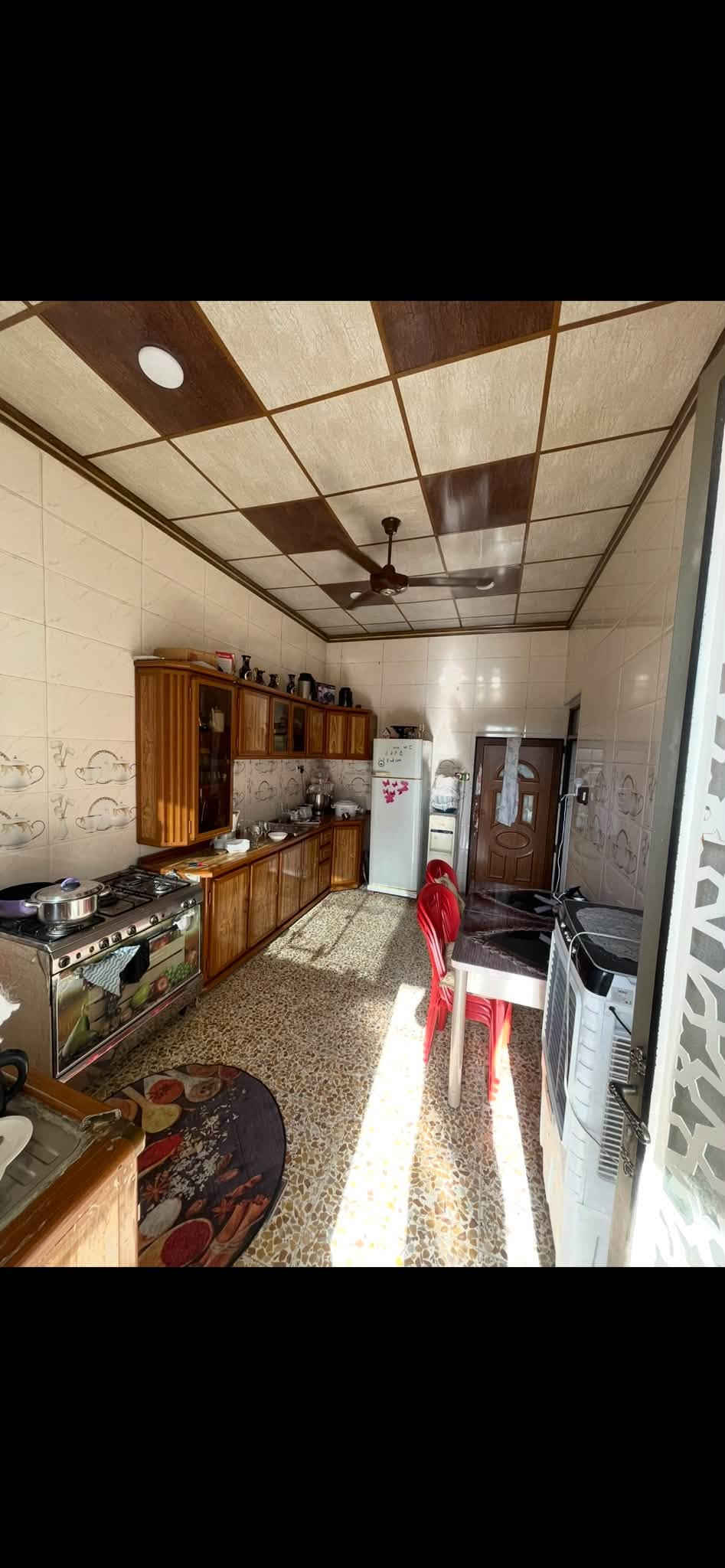 🏡 دار للبيع في الموصل – حي الميثاق 🏡
العنوان: الموصل / حي الميثاق – بالقرب من إعدادية النيل
المكتب المسؤول: مكتب التهاني للعقارات
✨ مواصفات العقار:
 المساحة: 150 متر مربع
 الواجهة: 7.50 متر
 التصميم: طابقين (خارطة حديثة واستغلال ممتاز للمساحات)
📌 تفاصيل التقسيم الداخلي:
 الطابق الأول:
 استقبال واسع
 صالة معيشة
 مطبخ
 غرفتان نوم
 صحيات
 الطابق الثاني:
 4 غرف نوم
 صالة معيشة
 صحيات
📞 للاستفسار والتواصل:
يرجى زيارة #مكتب_التهاني_للعقار أو الاتصال على الرقم:
***********
‭*********** 
‭***********

نص مكتوب في الصور:
- مكتب التهاني للعقار