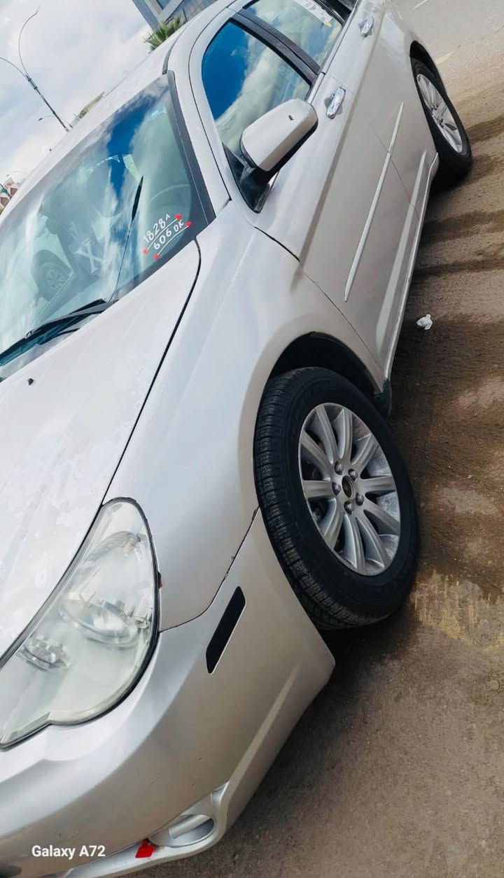 سلام و عليك بيع سريع سعر 49 ورقة
كرايسلر اوباما C200 موديل 2010 
رقم اربيل دولي سنويه جديد 
كوبون بنزين بي ⛽️ 
ماشية 153 الف حقيقي 
 فول فول مواصفات سلايد 
كشنات هيتر و كهربائي 
شاشة ايباد والكاميرا 
كير اوتوماتيك محرك 6 سلندر 
ضرارها قطعتين بدون دواخل 
وكلير عام للجمالية 
 كير محرك حداديه تبريد شرط 
صدر امامي و خلفي تايرات كلها بشرط 
تبريد تدفئة شغال سيارة جاهزة
 بدون نواقص غرفتها حيل نظيف
 سعر 49 وبيها مجال قليل 
مكاني كركوك رقم الهاتف 
*********** _ ***********

نص مكتوب في الصور:
- Pixelcut
- Galaxy A72