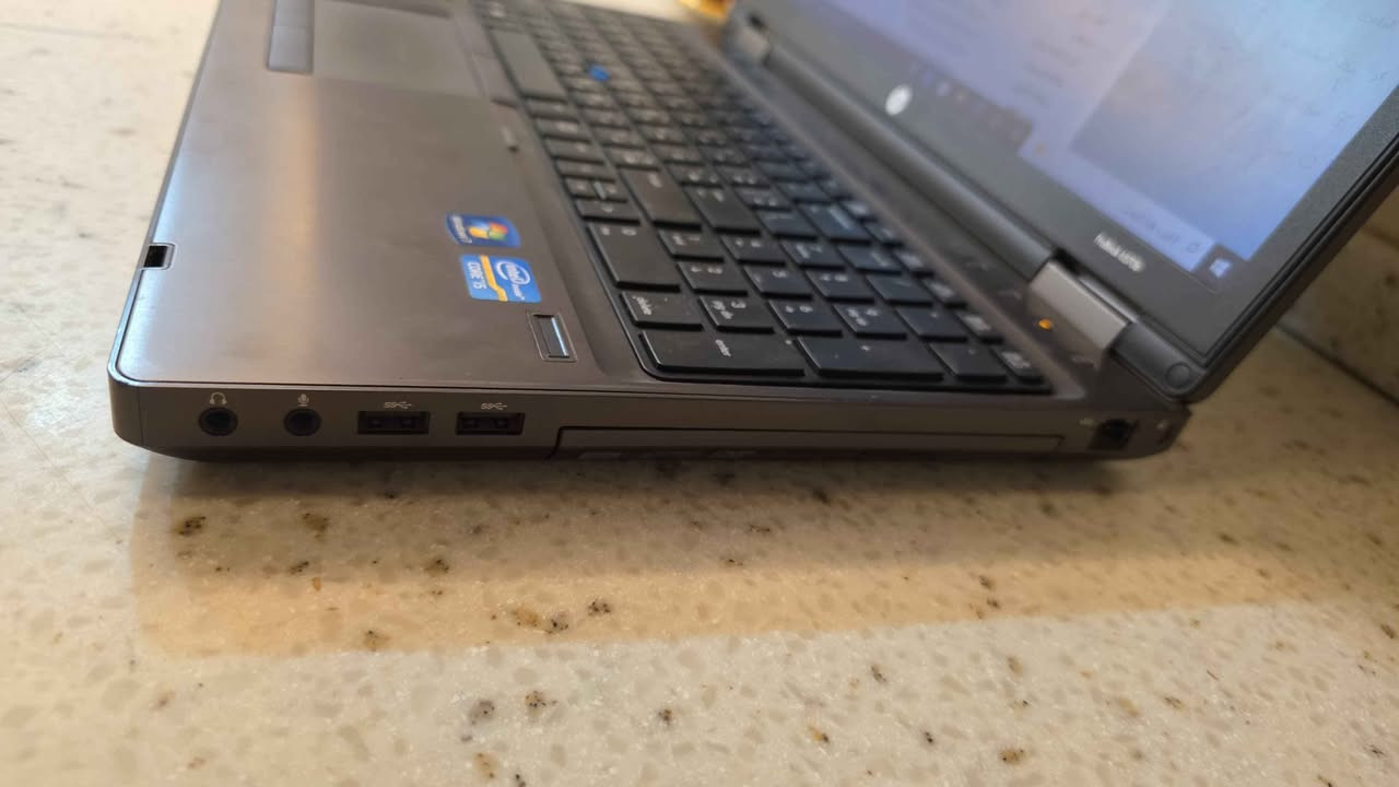 للبيع:
​نوع الموديل: HP ProBook 6570b
​المعالج (CPU): Intel® Core™ i5-3230M بسرعة 2.60 GHz
​جيل المعالج: الجيل الثالث (Third Generation) - (Ivy Bridge)
​ذاكرة الوصول العشوائي (RAM): 8.00 جيجابايت (DDR3)
​مساحة التخزين (Storage): قرص تخزين بسعة 238 جيجابايت (SSD)
​كرت الشاشة (GPU): Intel® HD Graphics 4000
رقم هاتف واتساب -*********** بغداد, العراق

نص مكتوب في الصور:
- حول تتم مراقبة الكمبيوتر وحمايته. راجع التفاصيل في أمن Windows الإعدادات المرتبطة تغيير مفتاح المنتج أو ترقية إصدار Windows قراءة شروط ترخيص برامج Microsoft إعدادات BitLocker إدارة الأجهزة سطح مكتب بعيد حماية النظام إعدادات النظام المتقدمة إعادة تسمية جهاز الكمبيوتر الشخصي (متقدم) الحصول على مساعدة تقديم تعليقات مساحة التخزين 238 GB 33 GB من 238 GB تم استخدام بطاقة الرسومات 32 MB Intel(R) HD Graphics 4000 المعالج Intel(R) Core(TM) i5-3230M CPU @ 2.60GHz 2.60 GHz ذاكرة RAM المثبتة ٨,٠٠ غيغابايت DDR3 DESKTOP-AD6JG0A HP ProBook 6570b مواصفات الجهاز اسم الجهاز المعالج ذاكرة RAM المثبتة بطاقة الرسومات مساحة التخزين معرف الجهاز