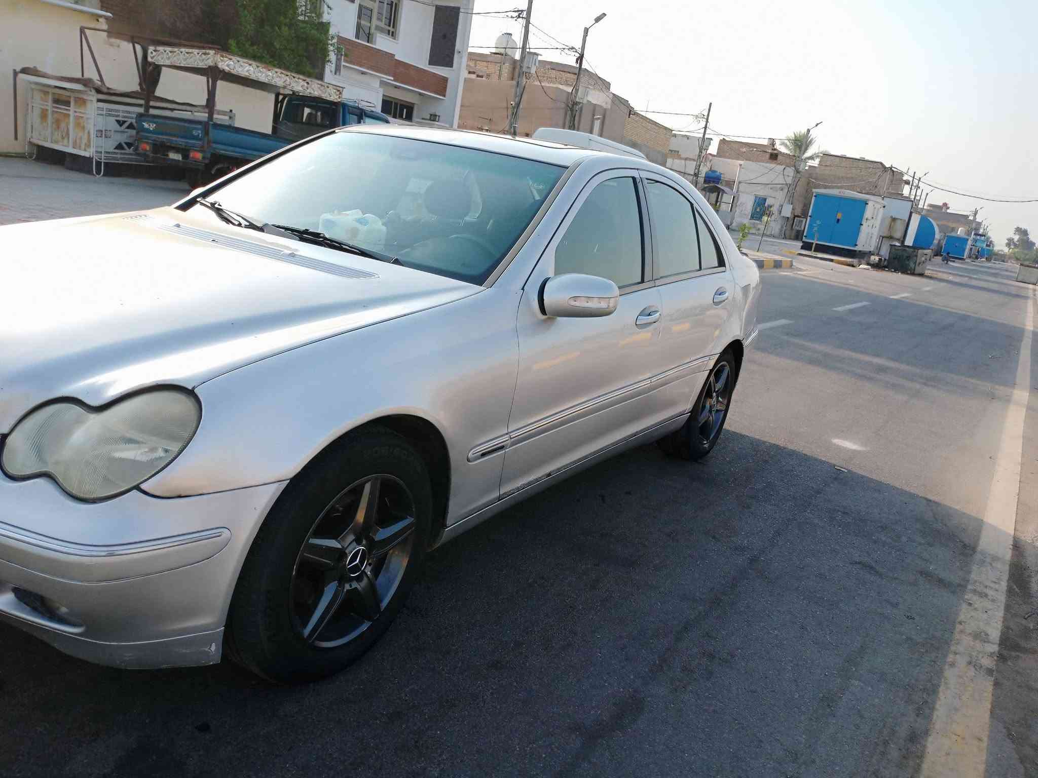 السلام عليكم مرسدس ام عيون c203. 2001
رقم سليمانية بسمي تريد تحويل تريد وكلة 

كفالة عامة  فول مواصفات 

تحكم سترين شاشة اندرويد اصلية 

تبريد ثلج 🥶 تخم تايدر  حدادية خير من الله 

مكينة كير مكفولات مكينة توربو  4 سلندر 💪 

سيارة الضربه ولا تبديل عل ابلاد

 السعر 68 بي مجال بسيط 

مكان الكوت ***********

