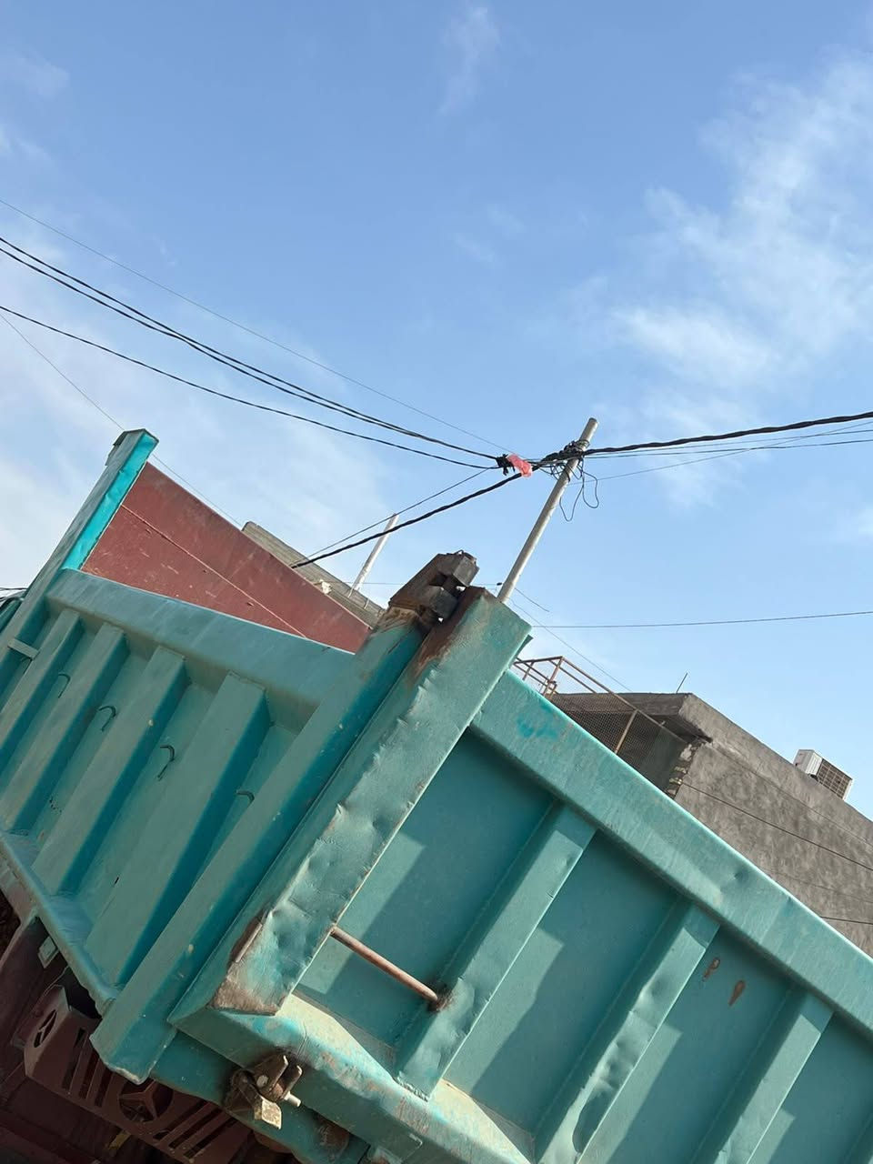 شاحنة • للبيع