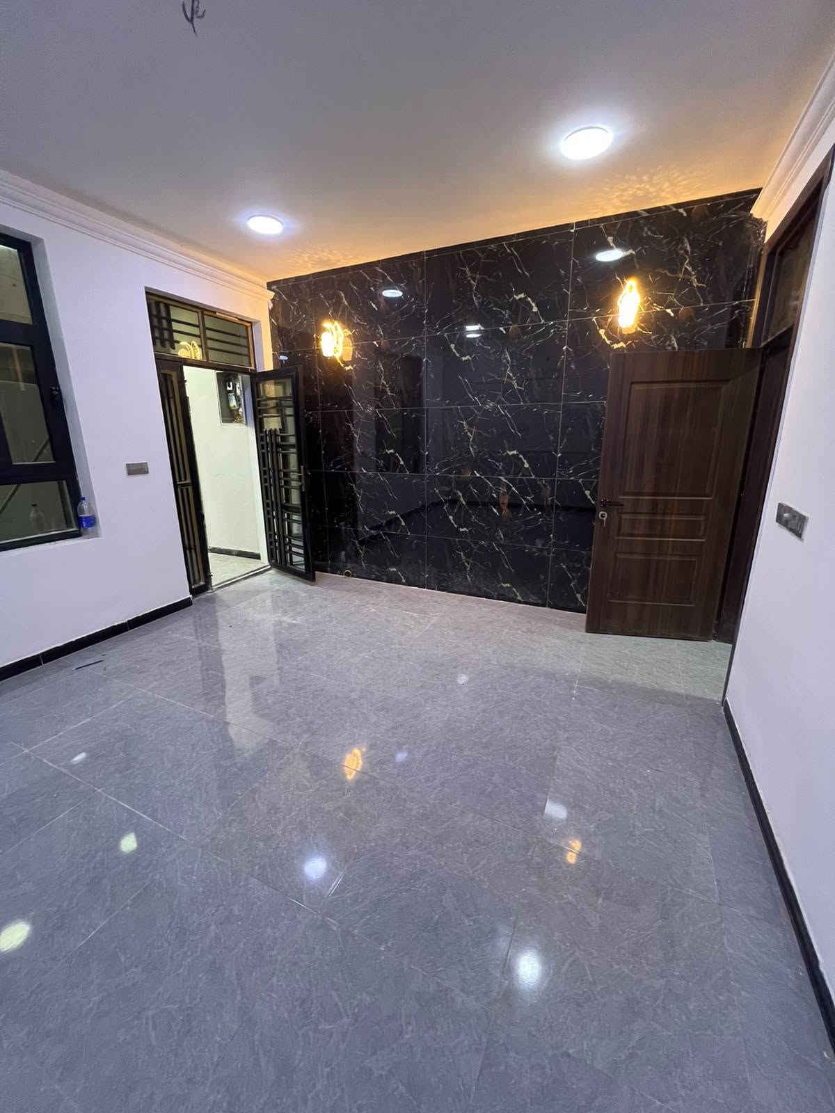 🏠#الدارللبيع 80متر واجهيه 5متر نزال 16متر

بناء طابقين وبيتونه حديث 

 يحتوي البيت. ع[3غرف نوم -استقبال -صحيات عدد 2- ومطبخ] البيت شغل درجة اولى

 مع الخدمات

⬅️نوع العقار  طابو زراعي سند 25 اقرار محكمه 

⬅️العنوان #بغداد_الدوره_البوعيثه   

مجمع العدل لاول  ثاني فرع  

🔴للاستفسار  خاص او الاتصال ع  الرقم
***********
