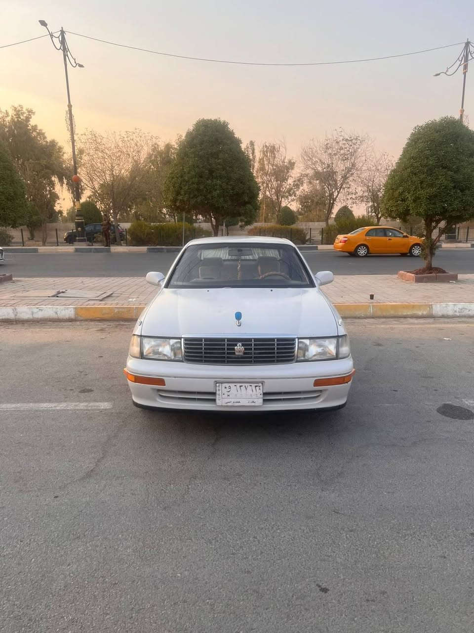 السلام عليكم
كراون بطه موديل 1992 (متصل )  

گير محرك 2 ونص حاويه جديد بشرط 

سياره صبغ مابيها مكفوله من ضربه تبريد ثلج ❄️

سنترك لوك 

تخم تاير +سبير جديد

باتري جديد نزولات وبلكلات جديد سياره مسوي عليها ايدامه كامله 

مكفوله من كصه ونقل جثه وكل اصولياتها القانونيه

رقم بغداد تحويل ثاني يوم  

 

 تجي تشوف وتاخذ ماي العين 

مكان ديالى 

📳رقم تلفون:  ***********
