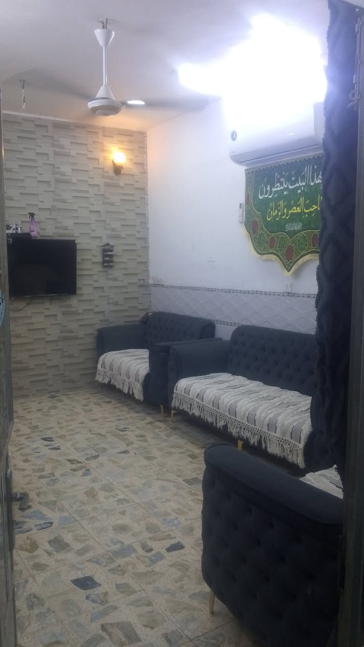 بيع مستعجل
دار للبيع المساحة.  100متر 
واجهة 5 نزال ٢٠ 
كل التفاصيل مذكورة في الفيديو 
للتواصل والاستفسار مع صاحب الدار 
 ***********
الشعب الزراعيه الجمعيات
