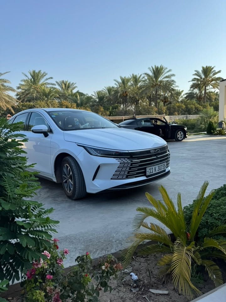 السلام عليكم 
BYD ديستروير 2025
فول مواصفات 
فتحة
كير ماوس
كشنات رياضي 
شاشة قلاب
مكفولة عدا شخط اسفل باب الصدر موضح بالفديو 
مع العلم ما يبين ولا حافر بالصبغ 
ماشية 7 الف على محرك و 4 على البطارية المجموع 11 وشوية
وياها شاحنة و جهاز حماية أصليات 
مكان السيارة ديالى الخالص
***********
