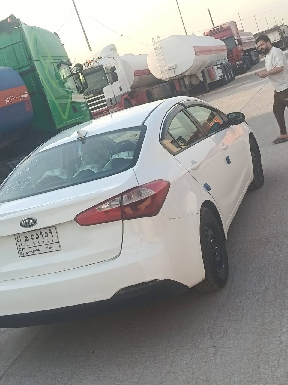 السلام عليكم سياره فورتي 16 بيه 4 قطع بدون دواخل سياره جاهزه حداديه كير محرك تبريد ساره حلوه أحله من الصوره عنون نجف سعر 73 رقم ***********
