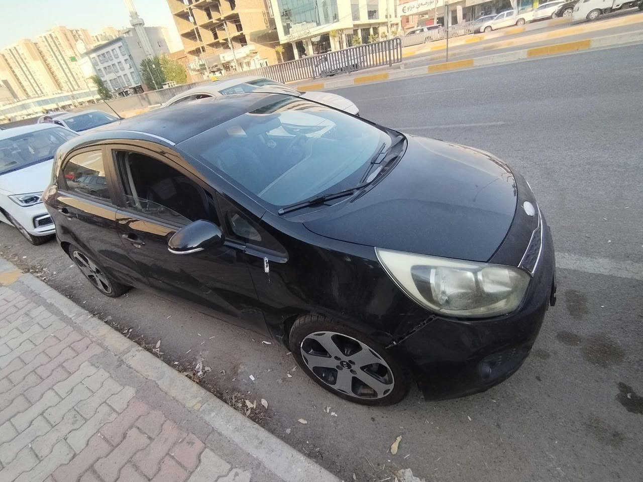 🚗+كيا+ريو+2013+(هاتشباك+-+خليجي)+للبيع+في+أربيل+🚗

*+النوع:+كيا+ريو+(هاتشباك)

*+المواصفات:+وارد+خليجي

*+الموديل:+2013

*+الممشى:+224+ألف+كيلومتر

*+المحرك:+1400+سي+سي،+كير+ومحرك+مكفولين+وبحالة+ممتازة

*+الإطارات:+جديدة+

*+الصبغ:+تحتوي+على+قطعتين+صبغ+فقط

*+الأوراق+والسنوية:+السنوية+جديدة،+الفحص+والهزة+جديد،+السيارة+باسمي+وجاهزة+للتحويل+مباشرة

*+الفحص+العام:+السونار+والفحص+العام+موجود+وجديد

*+السعر:+70+

📞+للتواصل+والاستفسار:+*********** أربيل, العراق
