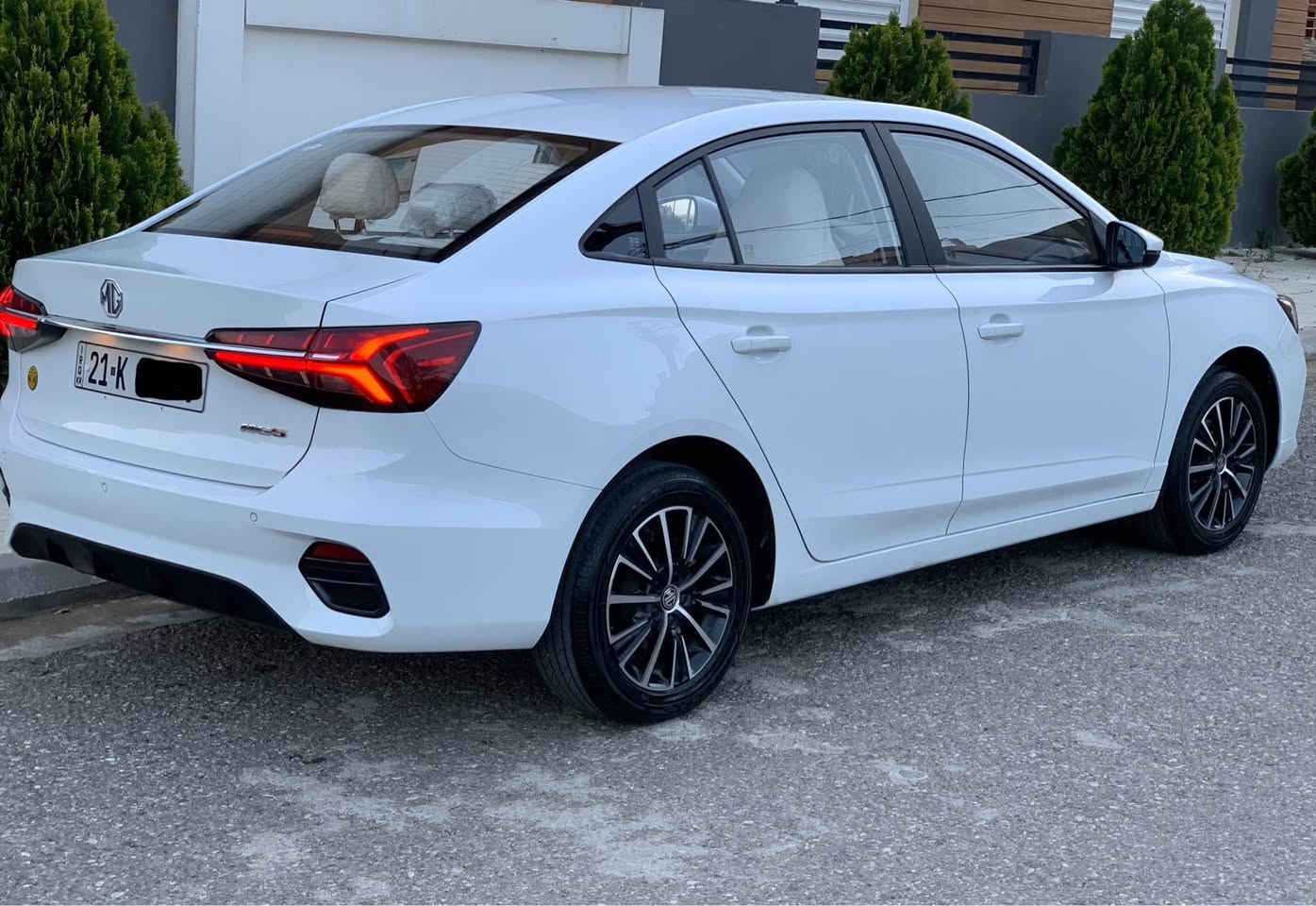 MG5 comfort 2025  🈲
❇️ئێمجی ٥ شکل تازە -مواسەفات کۆمفۆرت -تەنها 7000 کم ڕۆشتووە-٦ ساڵ زەمانی شەریکە-
بێ بۆیاخ بێ تەرزە تەنها دوو سێ چاڵی بچوکی لە لای دەرگای دواوە رەسمم داناوە
✴️ ئۆتۆماتیک-مەکینە دەبڵ کەم شەفت و طاحونە دیلکۆ لێدانی نیە-ناو سپی-دوو مۆدی لێخوڕین-بەصمە-ئۆتۆ هۆڵد- برێک کارەبایی - دەرگا بەصمە-ئۆتۆ لایت -پیش دوا لیدە-تبرید مرکزی-ویل کرۆم -شاشە-حاسە-تحدید سرعە ـ ڤۆلیۆم-ABS-تەبرید لەمس -ئاوێنە اشارە-حساس تایە - car play w android
📌شوێن / سلێمانی 
نرخ/ 117 💵
📲*********** السليمانية, العراق

