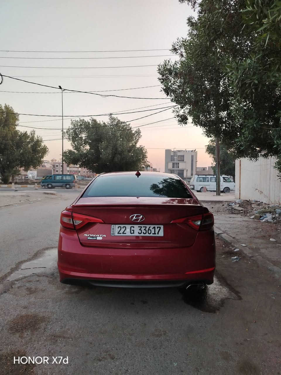 السلام عليكم 
سوناتا موديل 2017امريكي 
سياره جاهزه من كلشي 
بيها قطعه صبغ باب خلفي وبنيد 
تبريد ثلج ❄️❄️
كير مكينه عل وضع اشركه شرط  خير من الله 
حداديه حلوه 
سياره مالت جناي
رقم أربيل باسمي هزه جديده سنويه ل 2030 كلشي جديد تريد تحويل او وكاله 
سعر 112ورقه 
مكان سياره بابل  محاويل 
تواصل ***********

نص مكتوب في الصور:
- HONOR X7d