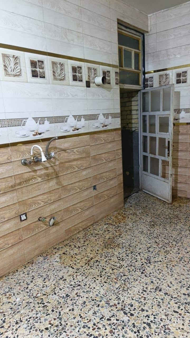 للإيجار • ١٠٠م • ضباط الثانية