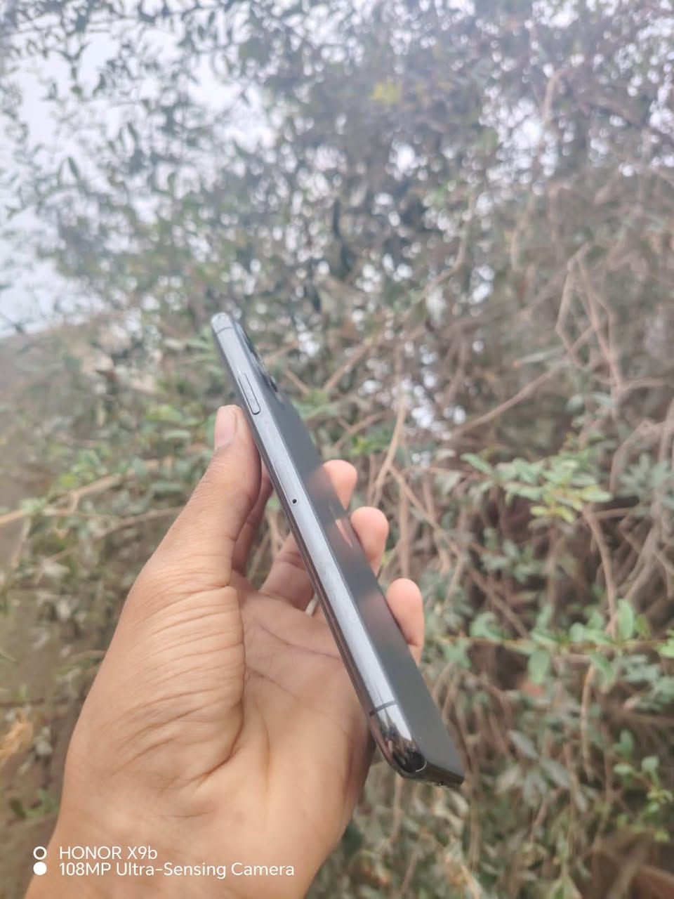 آيفون ١١ برو ماكس • ٢٥٦ • بطارية ٨٥٪