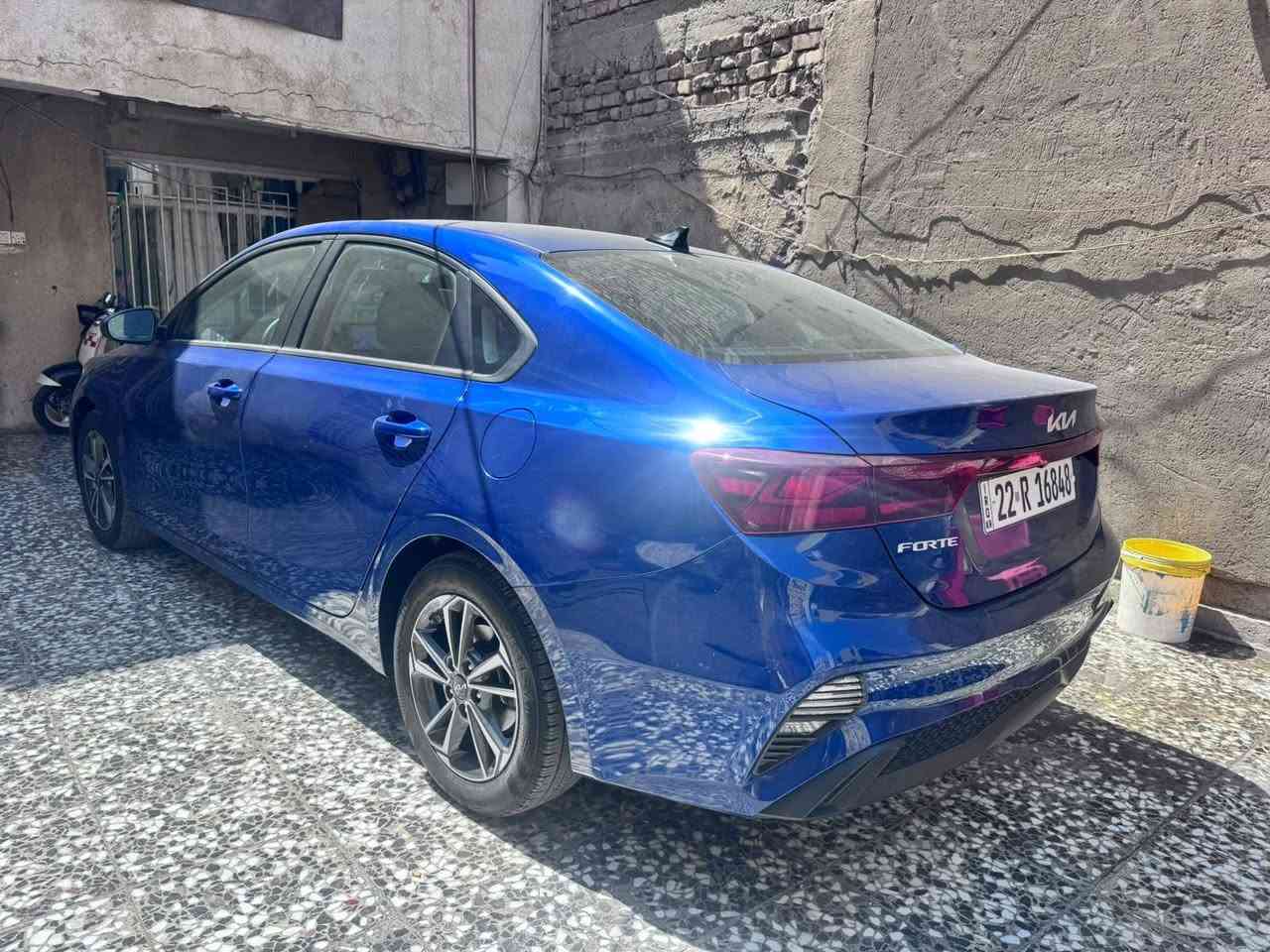 السلام عليكم للبيع كيا فورتي موديل 23 السيارة وارد امريكي حادثا بنيد فقط بدون شواصي كفالة وبيها سونار السيارة دخول جديد رقم اربيل بسمي تحويل مباشر السيارة ماشية 25 مكينة 2000 دوش السعر 135 العنوان بغداد شارع الاورفلي 
 ***********
