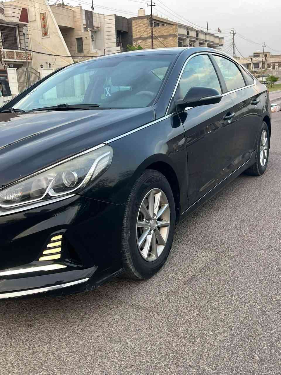 مستعجل عالبيع 

سوناتا 2019 بغداد بأسمي

حادث موضح بالصور السياره نضيفة جداً تبريد ثلج مكينه كير كفاله السياره جديده مواصفات السوناتا معروفه والسياره قطعة وحده صبغ 

السعر 117 رقم بغداد بأسمي 

ليد امامي

كامره 

شاشه كار بلي

حساسات 

رادار جانبي 

ملاحظة / طخه كد شبر بالجاملغ الايسر رجعتها بارد بدون صبغ  

 عنوان السياره بغداد البياع 

***********

نص مكتوب في الصور:
- 2019