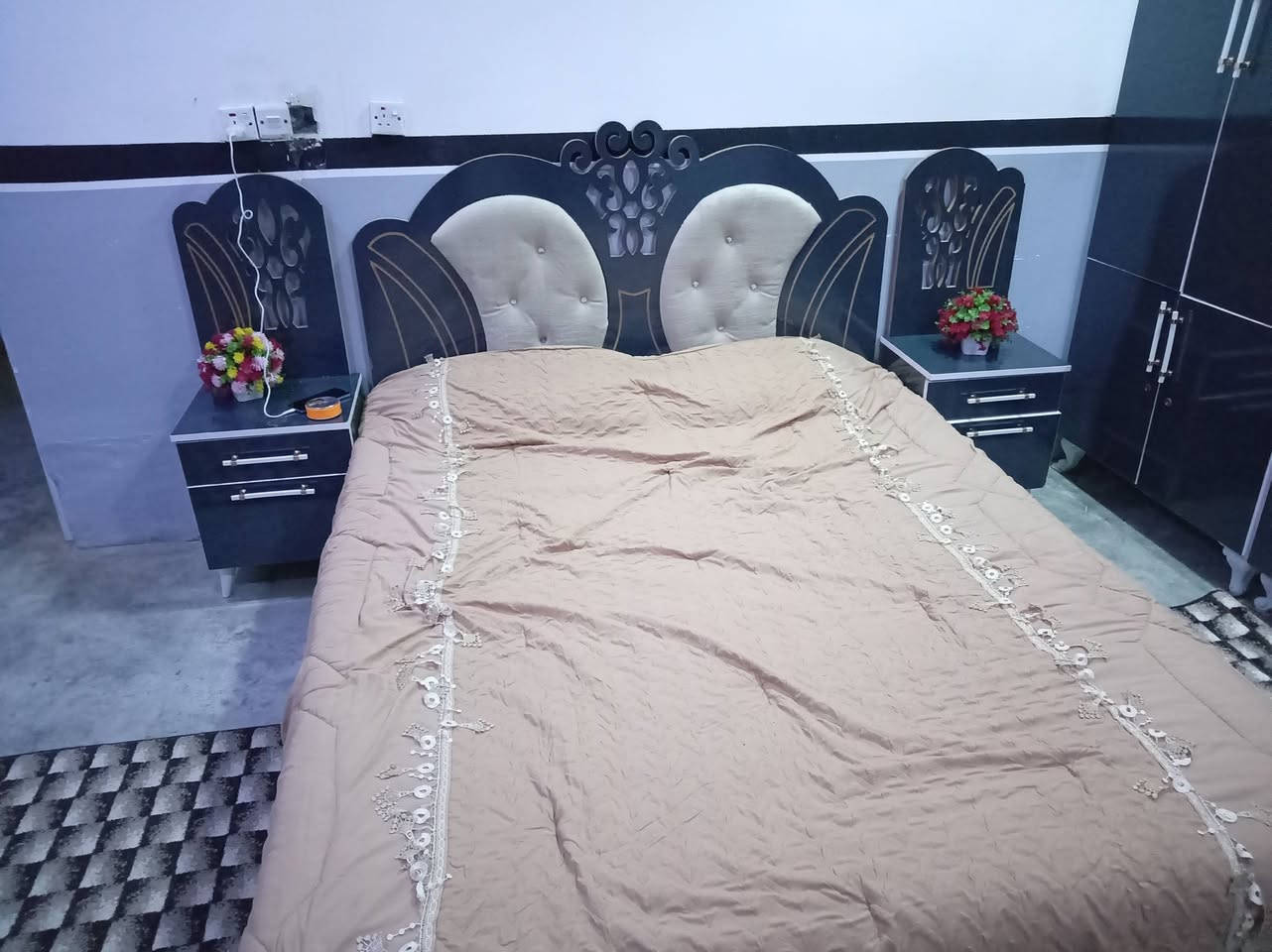 غرفه نوم • خشب ثقيل