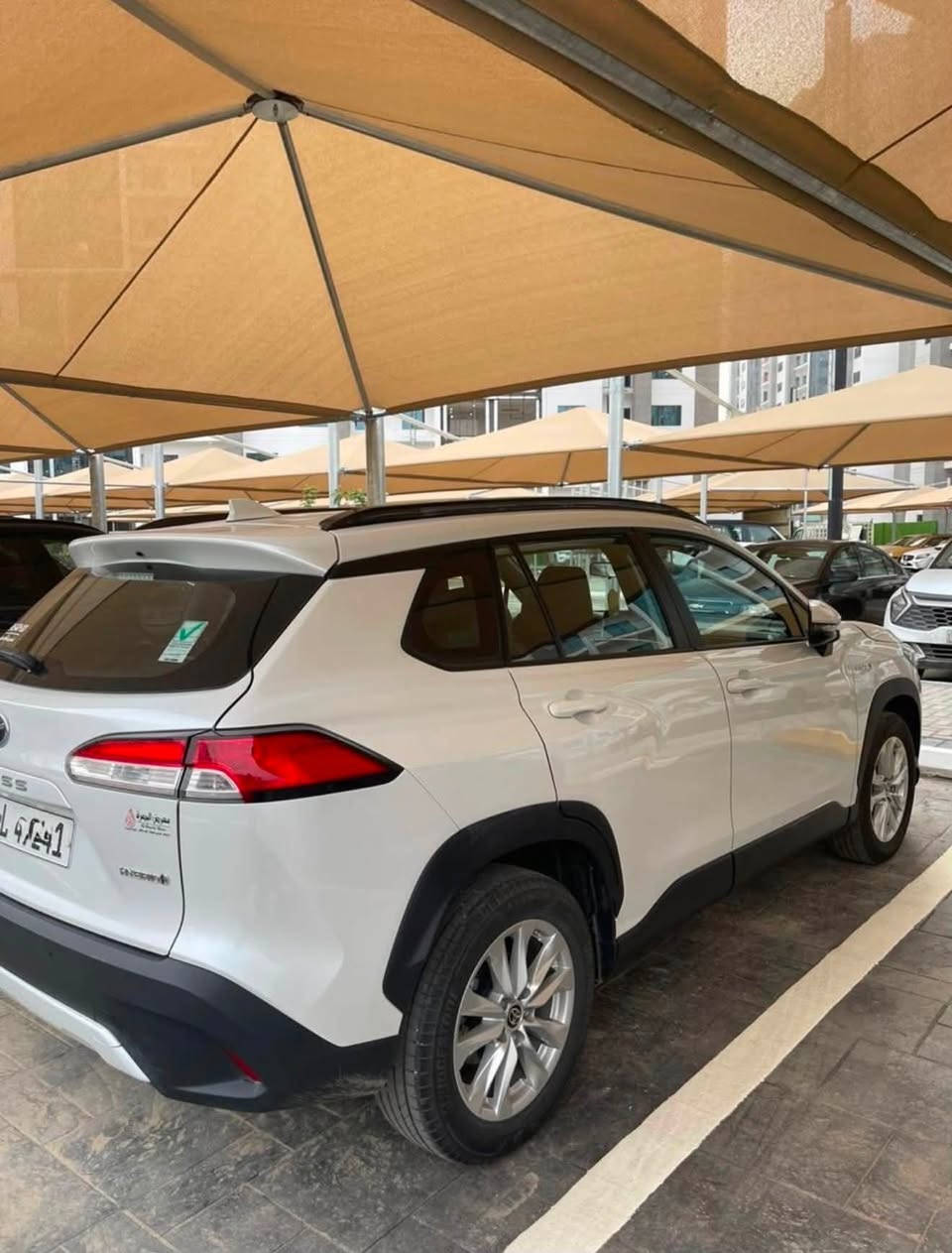 ﷽
‎ماشاءالله تبارك الرحمن ‎
📞 *********** 📞
نوع السيارة : تويوتا كورولا كروس هايبرد 🚗
الموديل  :  2024
اللون  : ابيض صدفي مميز 🌟
المنشأة : وارد خليجي SAS
حجم المحرك  :  4 سلندر  1800
ضمان شركة ساز سنتين او  40.000  Km صيانة كله بل شركة وصولات موجوده 👨🏻‍🔧
مكفولة كفالة عامة من ضربة صبغ بارد عده رصعات بل قماره شويه و جم رصعه داير مداير السياره زغار مال شارع 
رقم بغداد بسمي احول ثاني يوم الجديد هزه جديدة 
ماشية 41,000 الف 
موديل 2024
حجم المحرك 4 سلندر  1800
مرتبط بناقل حركة أوتوماتيك 
يبلغ عزم الدوران 205 نيوتن/ متر 
بقوة 169 حصان 
مفتاح التشغيل بصمة  2 موجودات 
دفع ثنائي FWD 
مودات قيادة NORMAL/ECO/POR
سلايد رووف
اريل نفكيتر 
حمالات بلاك بلادي 
لايت هالوجين 
حجم الاطار  215/60/17
حجم الويل 17
4 دسك
حساسات ضغط الاطارات 
اشارة في المرايا الجانبية  
ماسحة خلفية 
عدد AIR BAG 7
هاند بريك بالقدم 
‏ABS 
دشبول شاشة ديجيتال
مثبت السرعة Cruise 
المودات والاوامر الصوتية  
‏Bluetooth / USB 
مخرج منفذ الطاقة 
فحص نظام السيارة 
المقاعد مخمل
المقاعد لون احمر 
داخل السيارة احمر مطعم اسود  
الايزو فكس ISOFIX 
تبريد شاشة 
قطعتين تبريد
 أوتو هولد Auto Hold  
نظام مانع الانزلاق 
تطعيم الدواخل ألمنيوم
📍موقع السيارة بغداد الجادرية 📍
📞 *********** 📞
