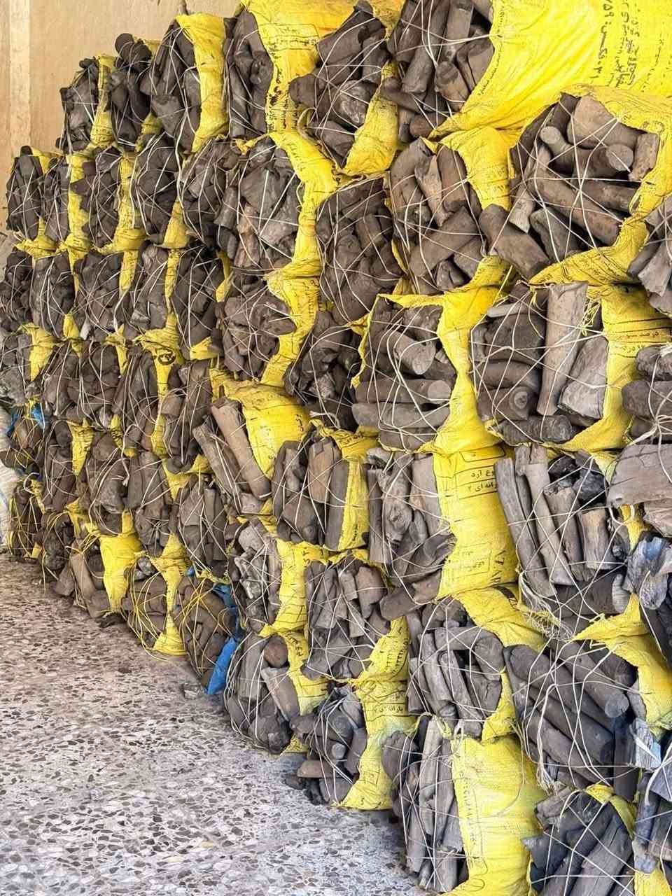 متوفر الفحم الفواكه بدون شرار واصل المطعم سعر الكونيه اب 4000   اوخصم كل 100 كونيه  5 كواني مجاني  شرط تفحص ياله تستلم ***********
