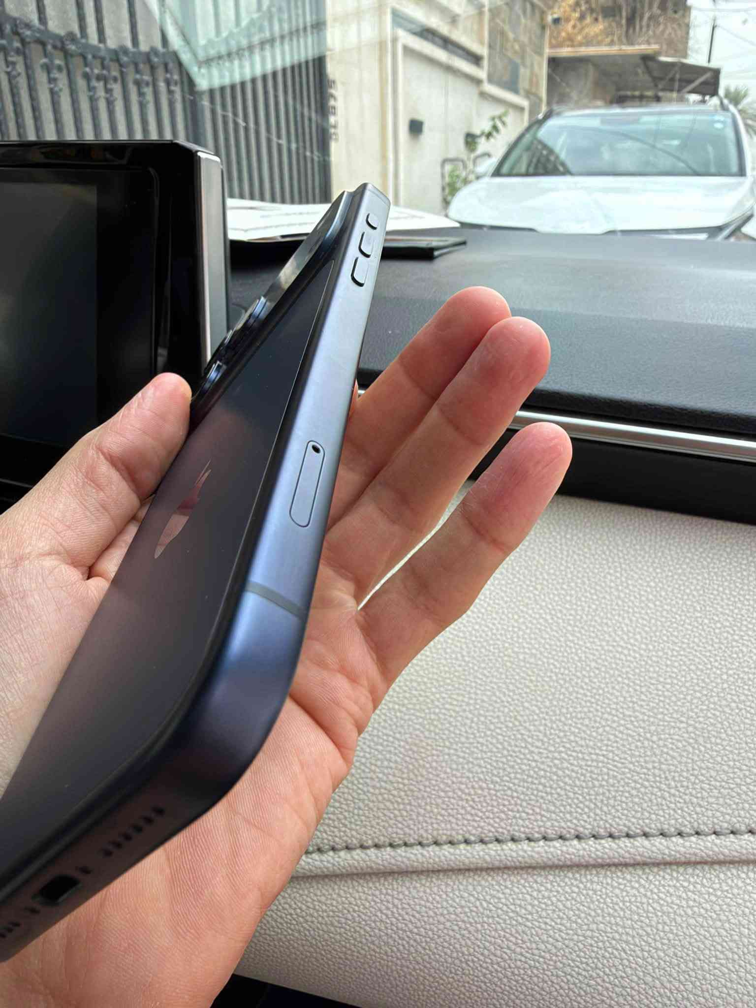 iPhone 17 pro max
الذاكره : 256GB

النظافه : 100‌‌‎%‎شخط مابي 

الملحقات : كامله 

البطاريه : 100‎%‎🔋  

الدورات 47  🔂

النوع : ماستر شريحه فعليه 

بغداد الدوره 📍

***********
